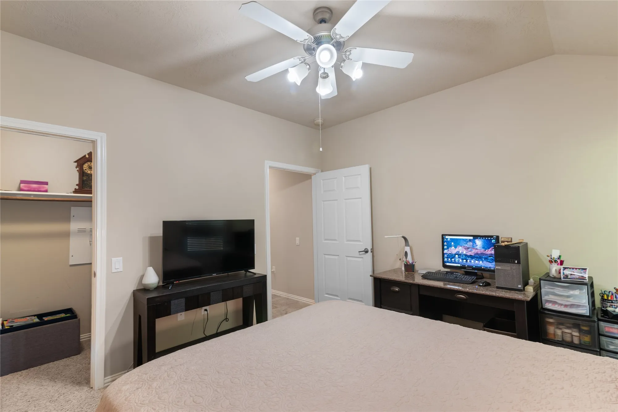 Property Slideshow image 24 of 32 | 11 abercrombie pl, Conroe, TX, 77384