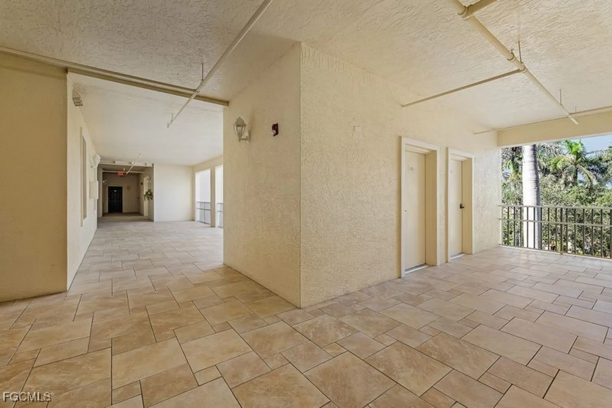 Property Slideshow image 17 of 32 | 11130 harbour yacht ct apt 13b, Fort Myers, FL, 33908