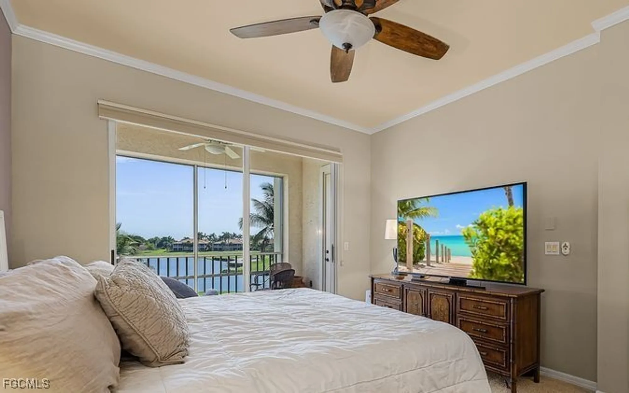 Property Slideshow image 10 of 32 | 11130 harbour yacht ct apt 13b, Fort Myers, FL, 33908