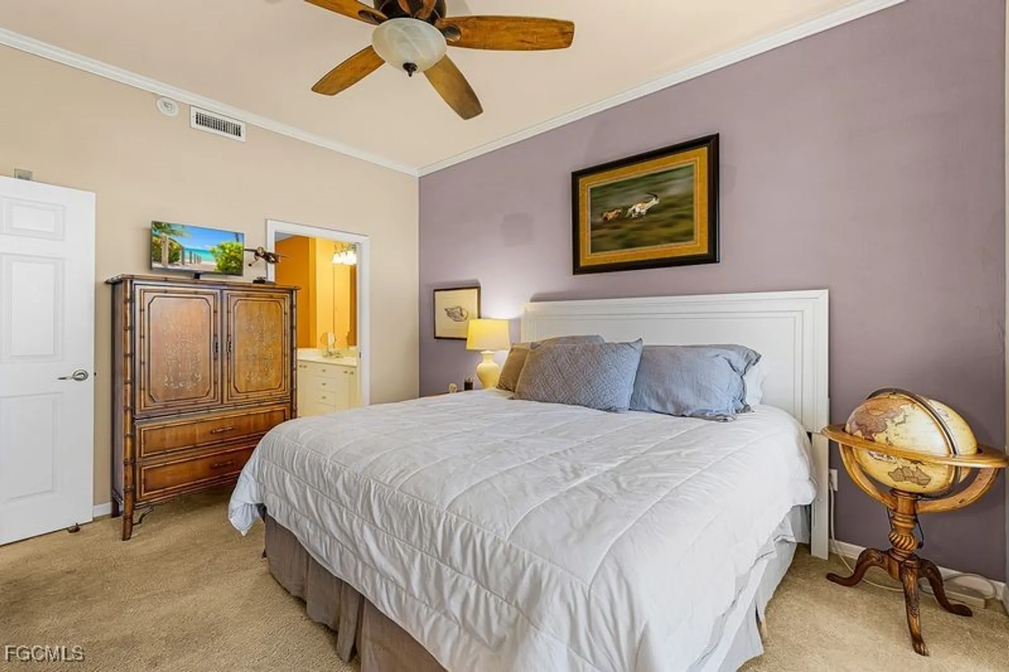 Property Slideshow image 11 of 32 | 11130 harbour yacht ct apt 13b, Fort Myers, FL, 33908