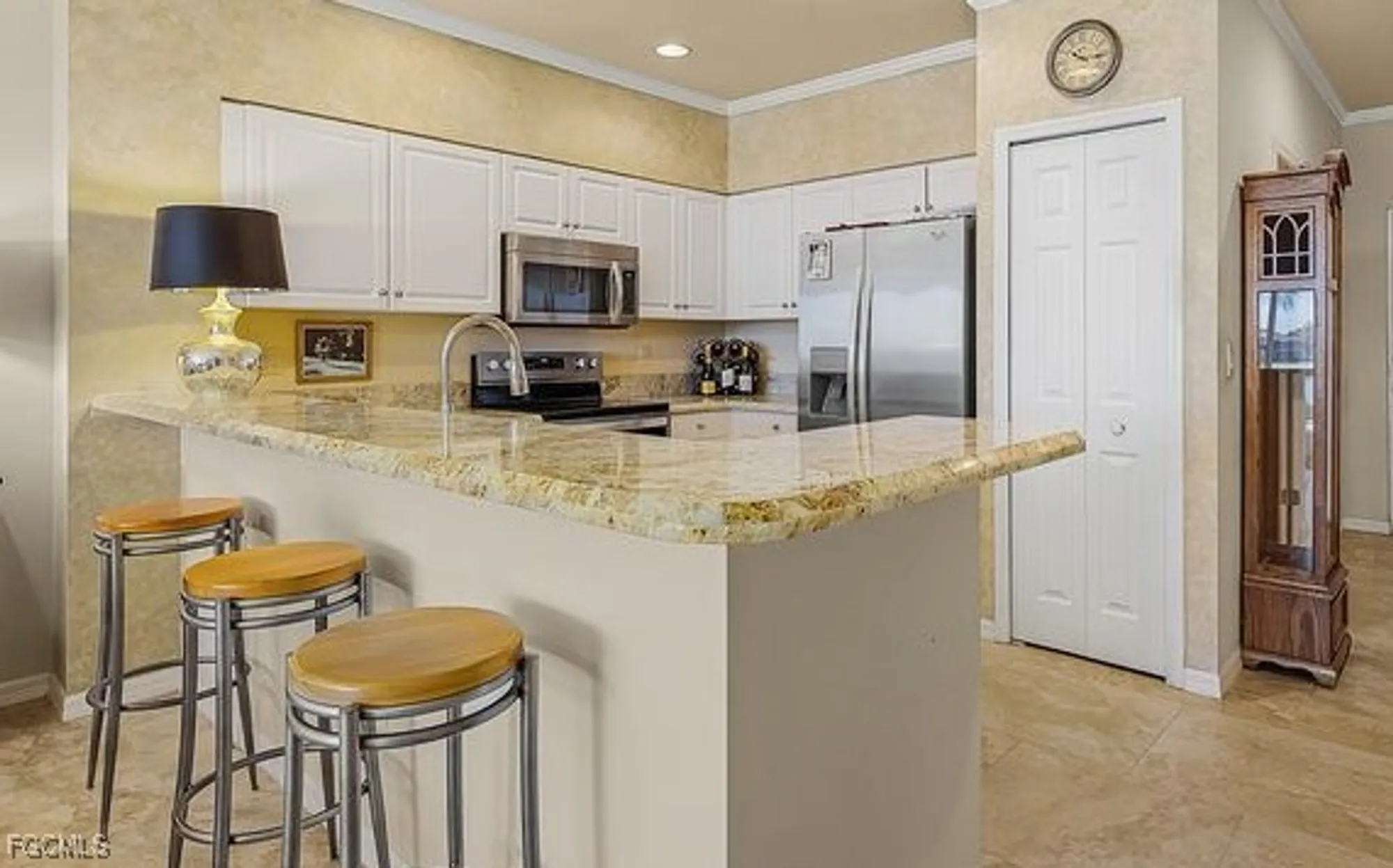 Property Slideshow image 5 of 32 | 11130 harbour yacht ct apt 13b, Fort Myers, FL, 33908