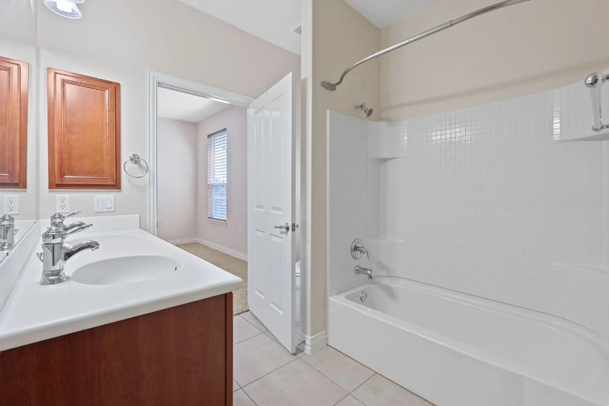 Property Slideshow image 25 of 40 | 203 independence creek ln, Georgetown, TX, 78633