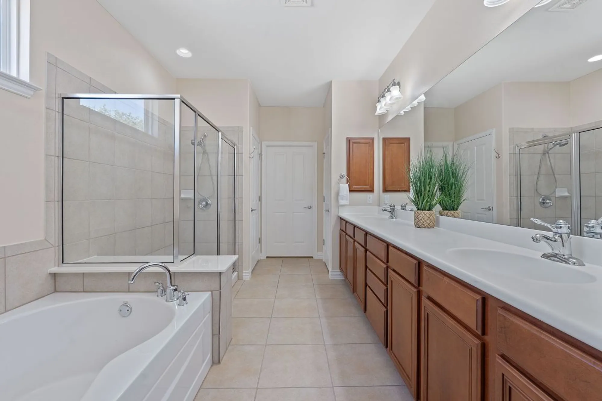 Property Slideshow image 20 of 40 | 203 independence creek ln, Georgetown, TX, 78633