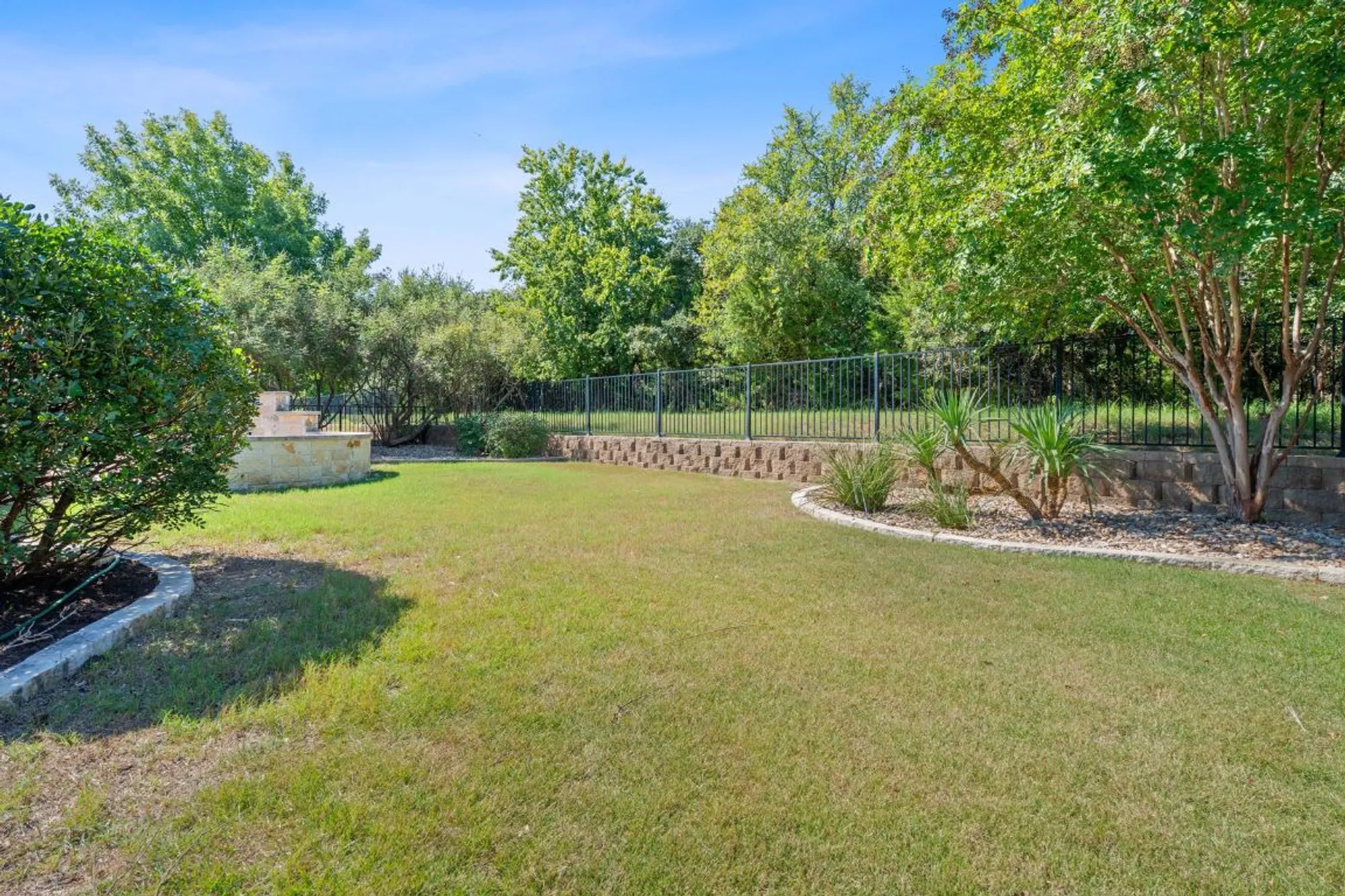 Property Slideshow image 34 of 40 | 203 independence creek ln, Georgetown, TX, 78633