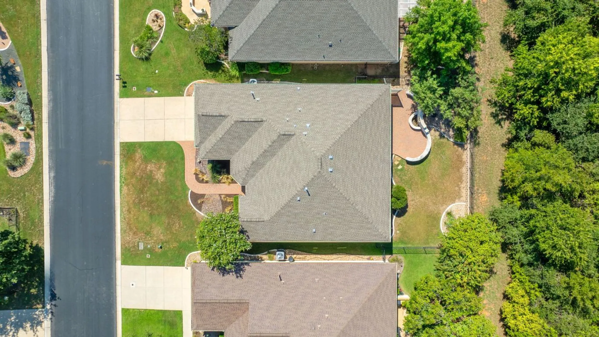 Property Slideshow image 31 of 40 | 203 independence creek ln, Georgetown, TX, 78633