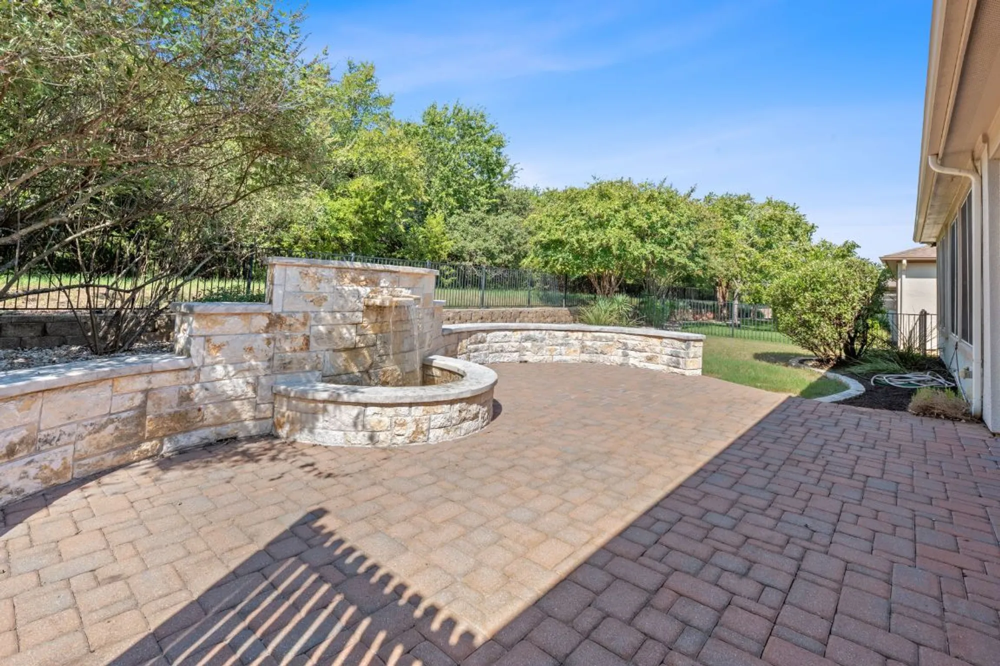 Property Slideshow image 32 of 40 | 203 independence creek ln, Georgetown, TX, 78633
