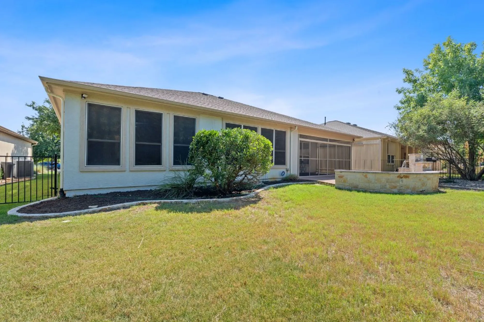 Property Slideshow image 33 of 40 | 203 independence creek ln, Georgetown, TX, 78633