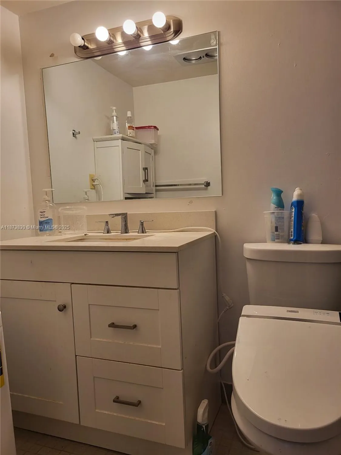 Property Slideshow image 10 of 12 | 1024 se 4th ave apt 403, Dania Beach, FL, 33004