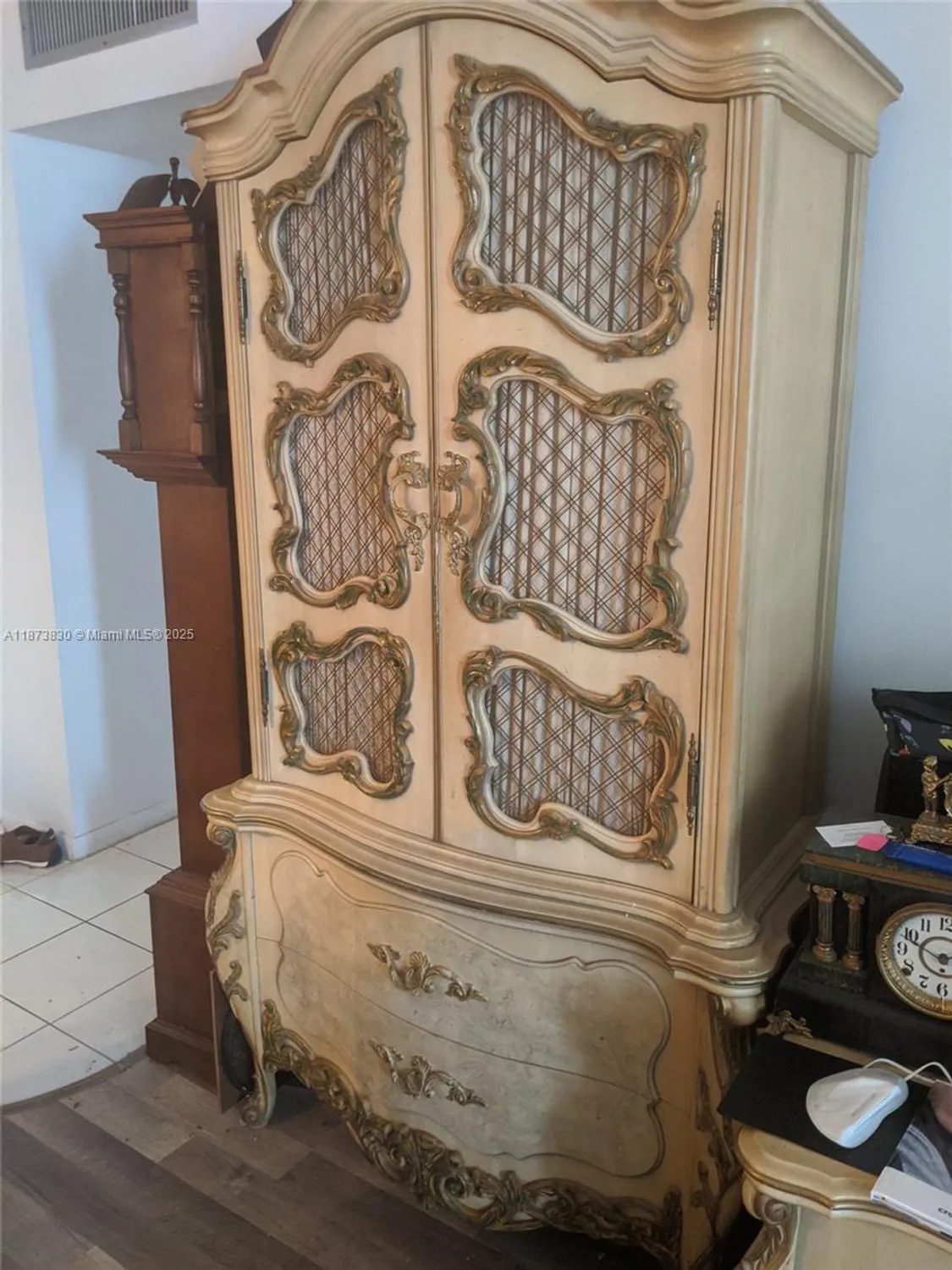 Property Slideshow image 11 of 12 | 1024 se 4th ave apt 403, Dania Beach, FL, 33004