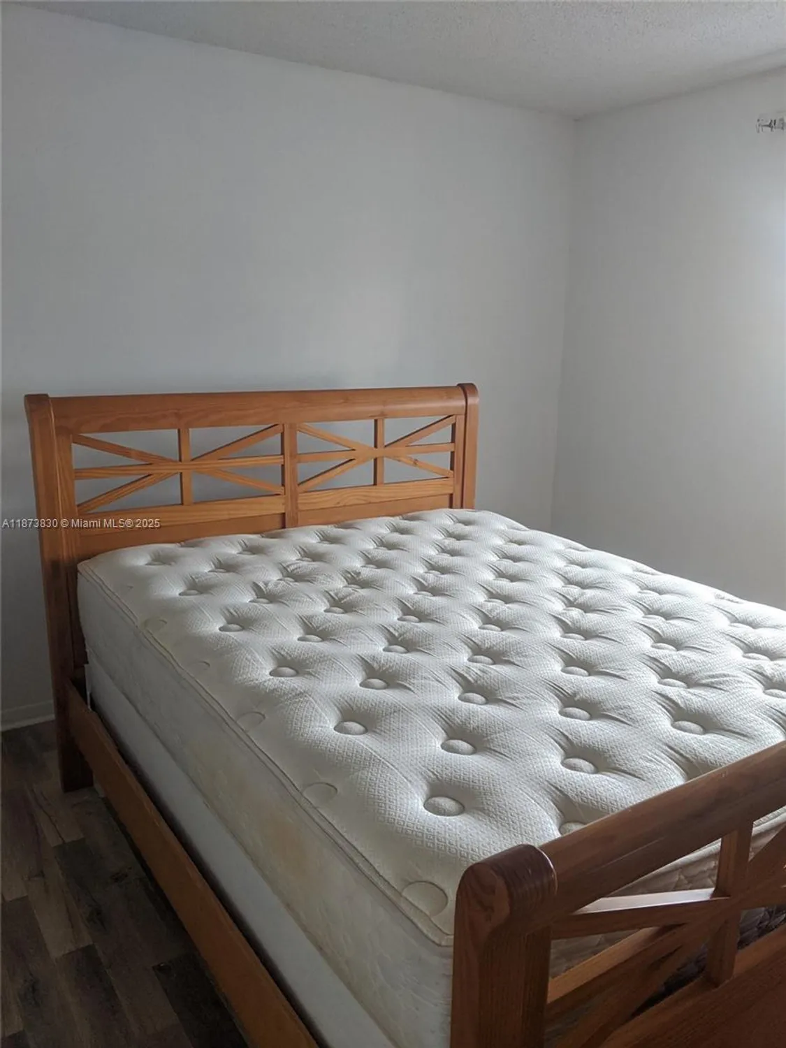 Property Slideshow image 12 of 12 | 1024 se 4th ave apt 403, Dania Beach, FL, 33004