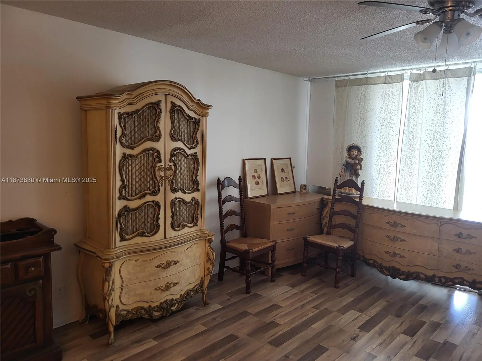 Property Slideshow image 3 of 12 | 1024 se 4th ave apt 403, Dania Beach, FL, 33004