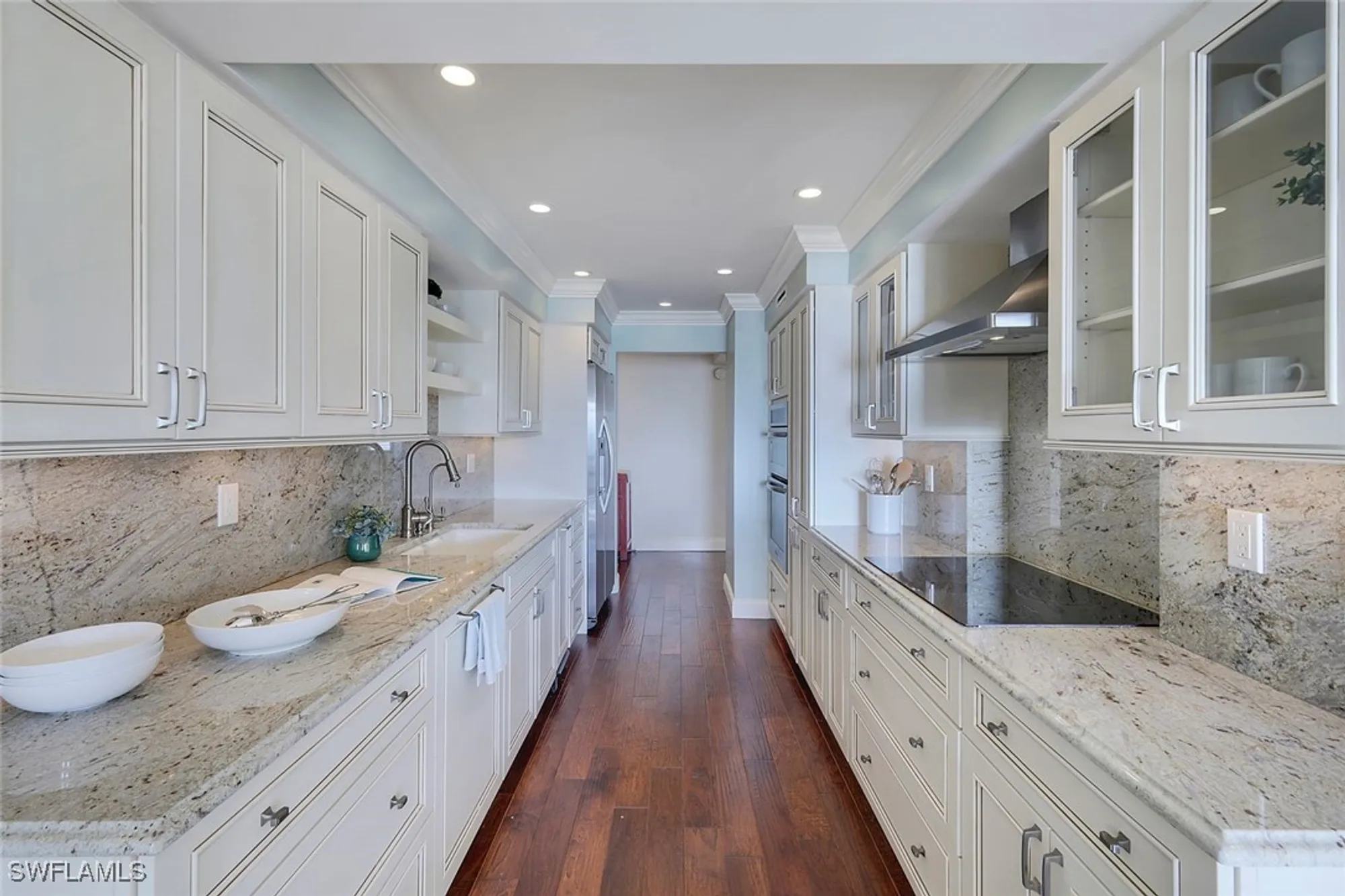 Property Slideshow image 14 of 35 | 3401 gulf shore blvd n apt 303, Naples, FL, 34103