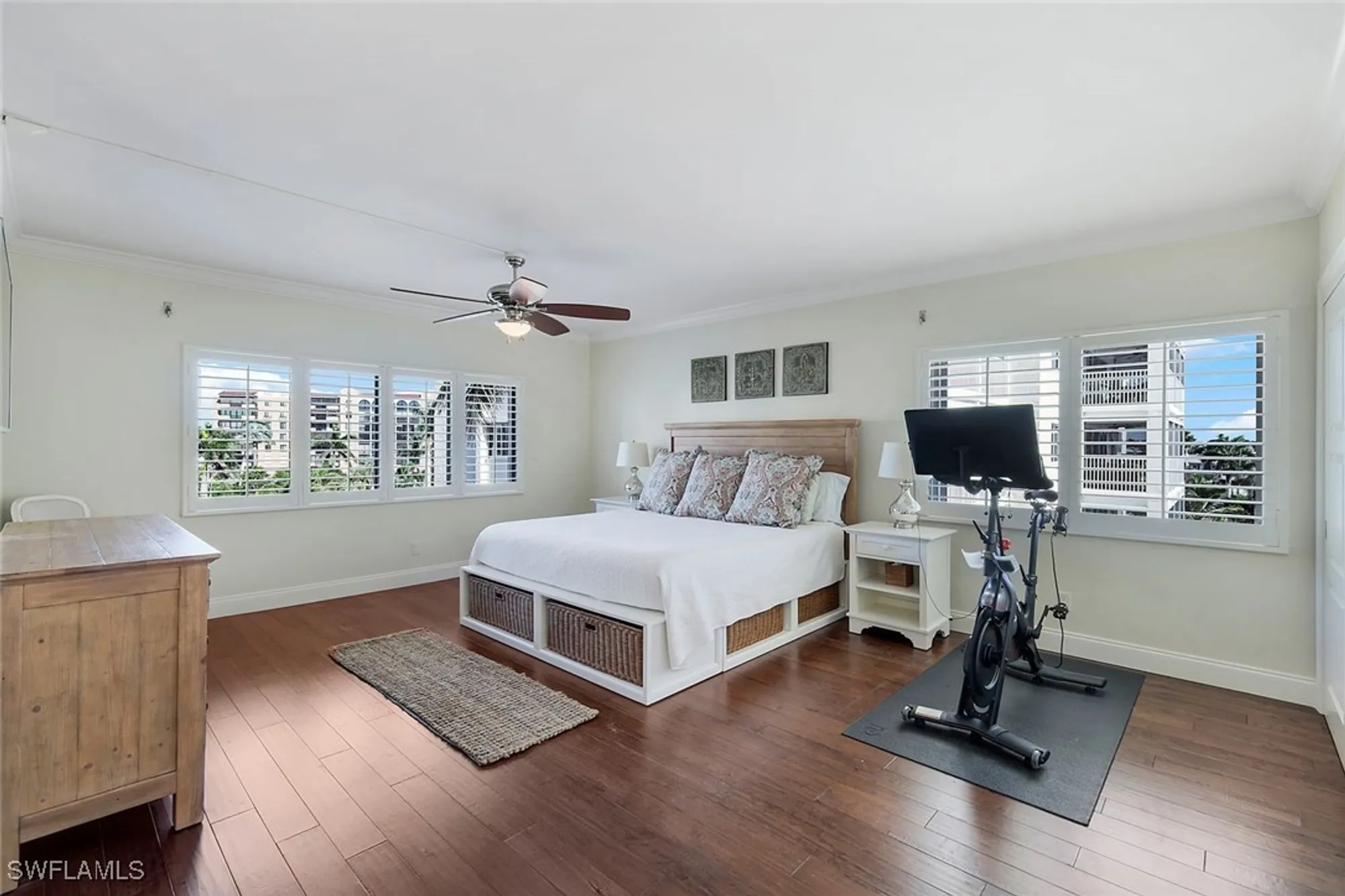 Property Slideshow image 15 of 35 | 3401 gulf shore blvd n apt 303, Naples, FL, 34103