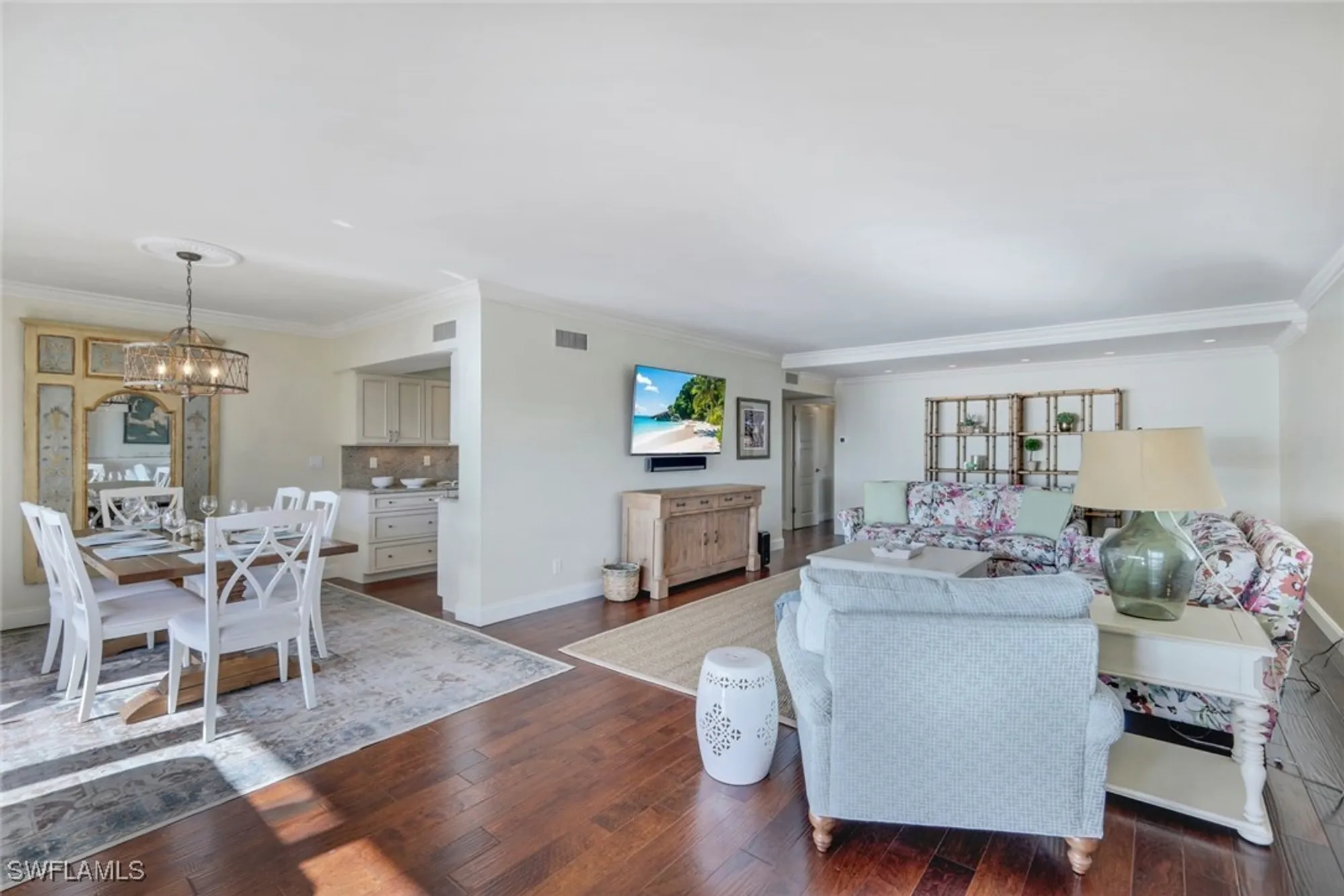 Property Slideshow image 8 of 35 | 3401 gulf shore blvd n apt 303, Naples, FL, 34103