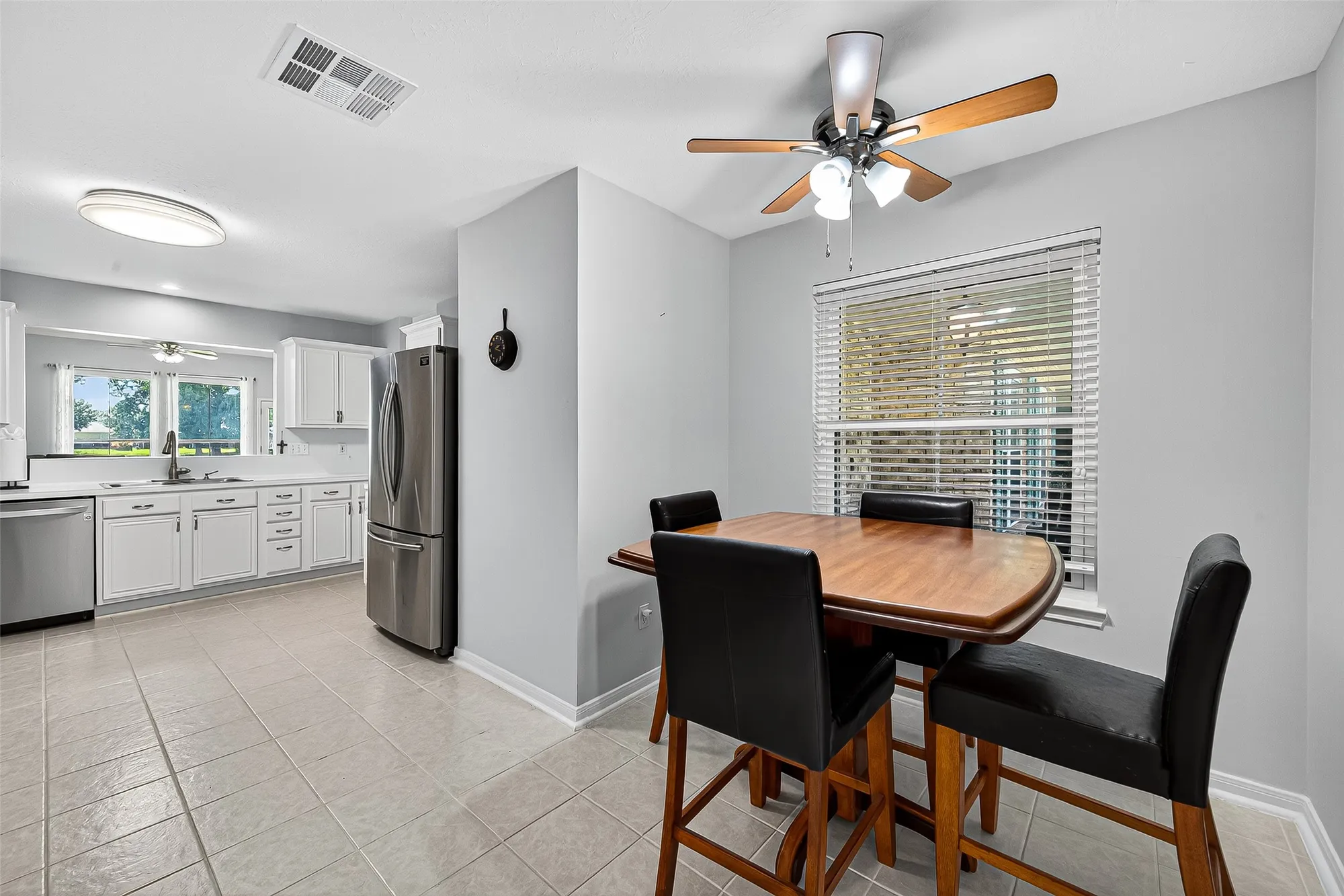 Property Slideshow image 15 of 47 | 3630 teakwood dr, Pearland, TX, 77584