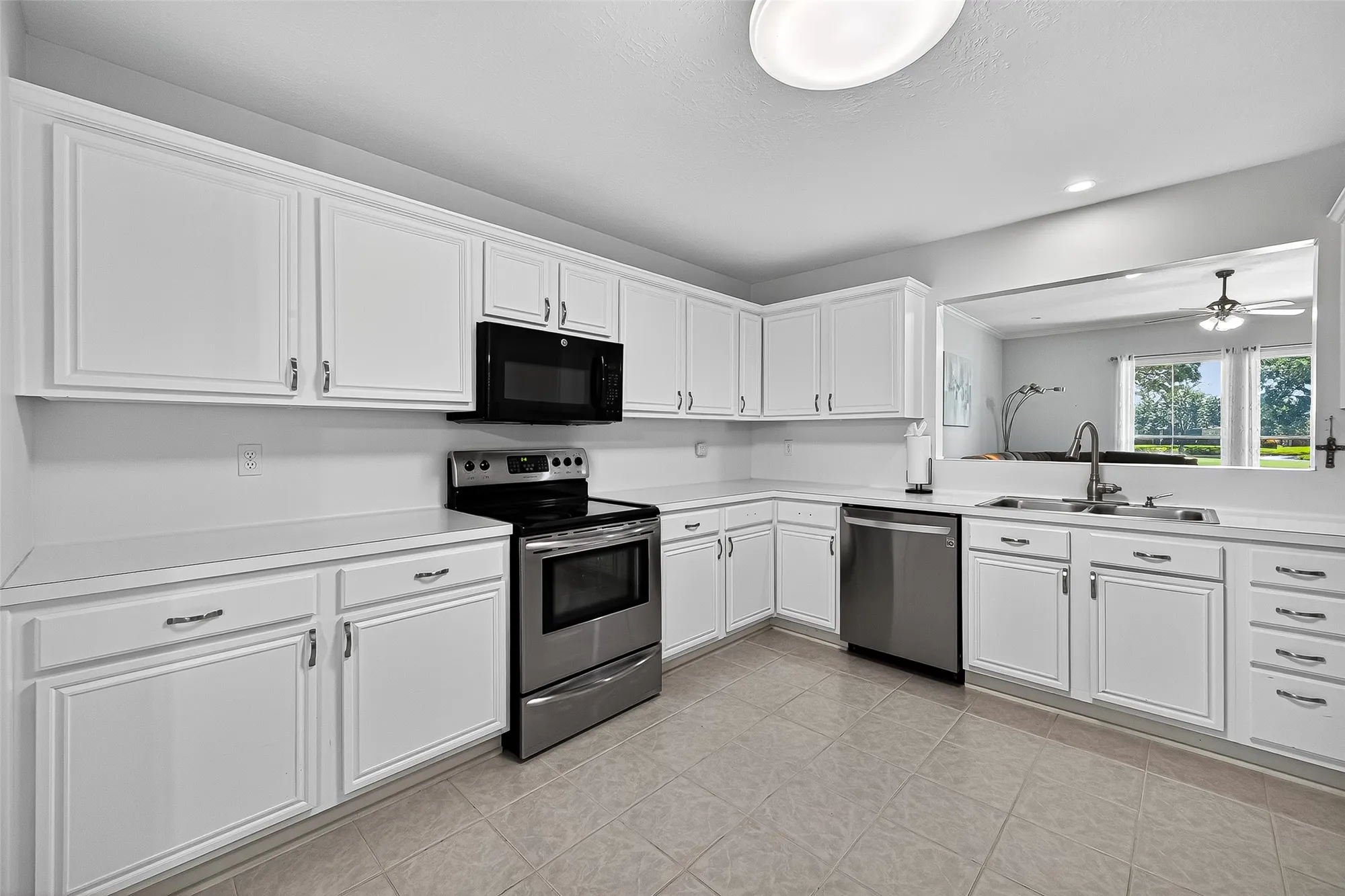 Property Slideshow image 18 of 47 | 3630 teakwood dr, Pearland, TX, 77584