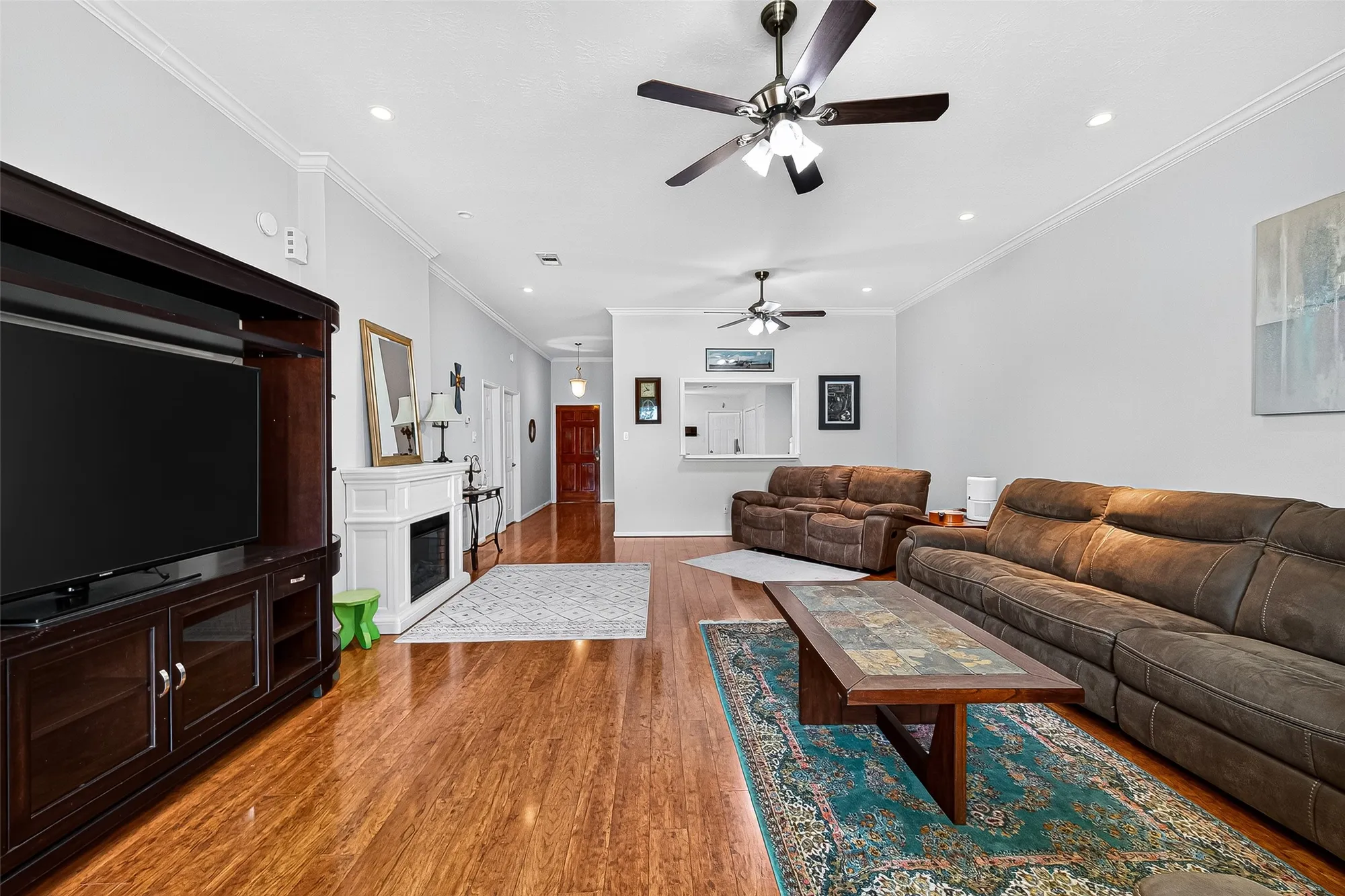 Property Slideshow image 13 of 47 | 3630 teakwood dr, Pearland, TX, 77584