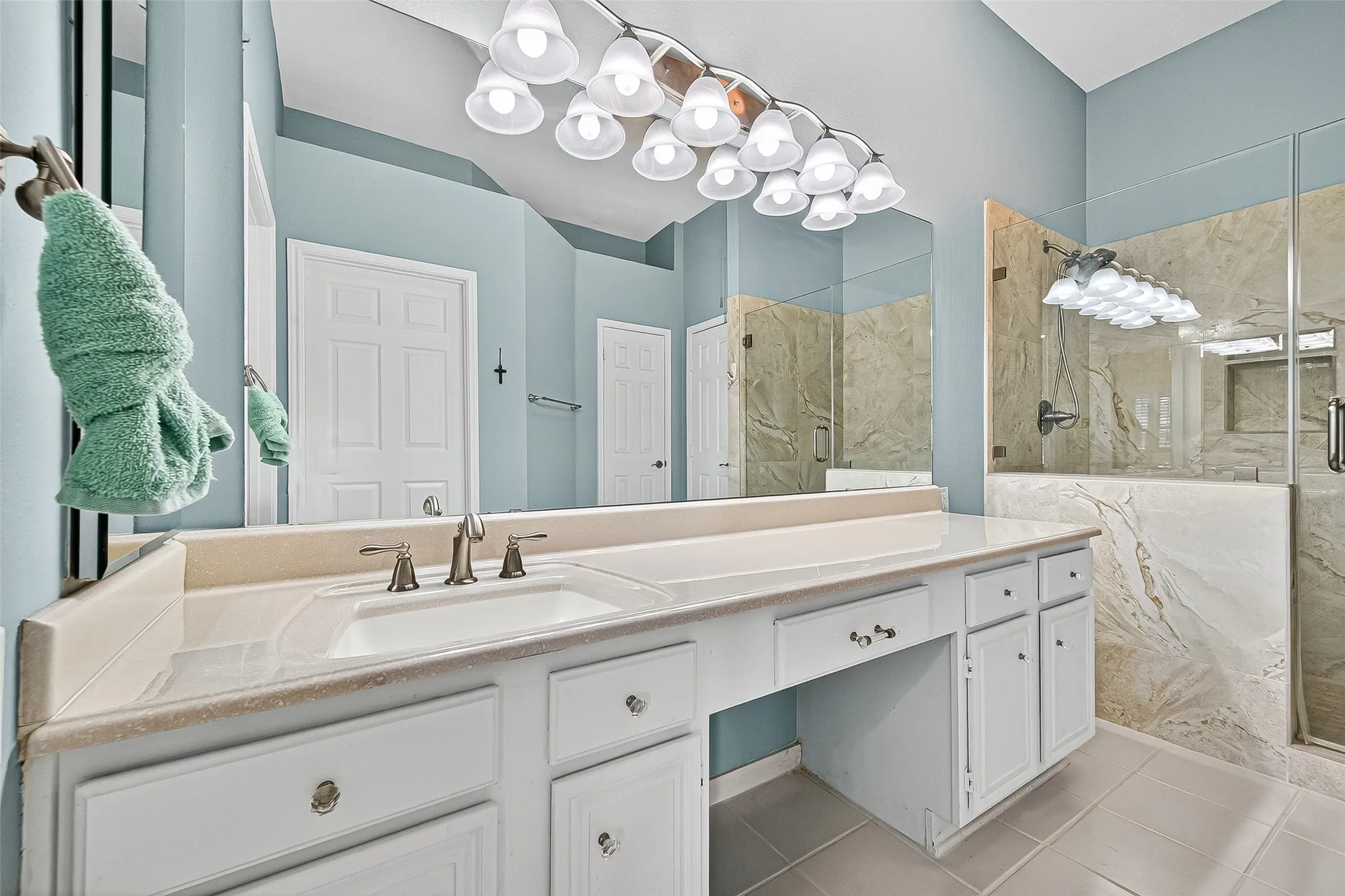 Property Slideshow image 31 of 47 | 3630 teakwood dr, Pearland, TX, 77584