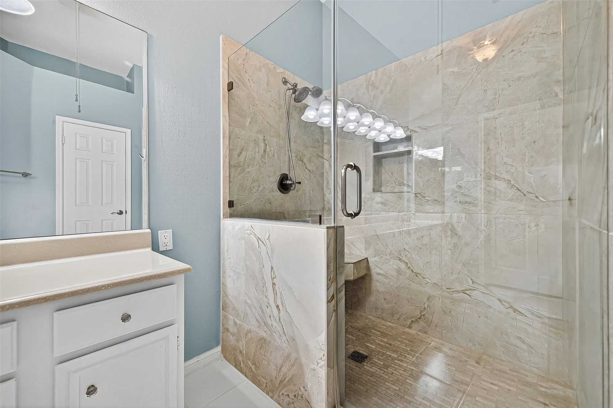 Property Slideshow image 33 of 47 | 3630 teakwood dr, Pearland, TX, 77584