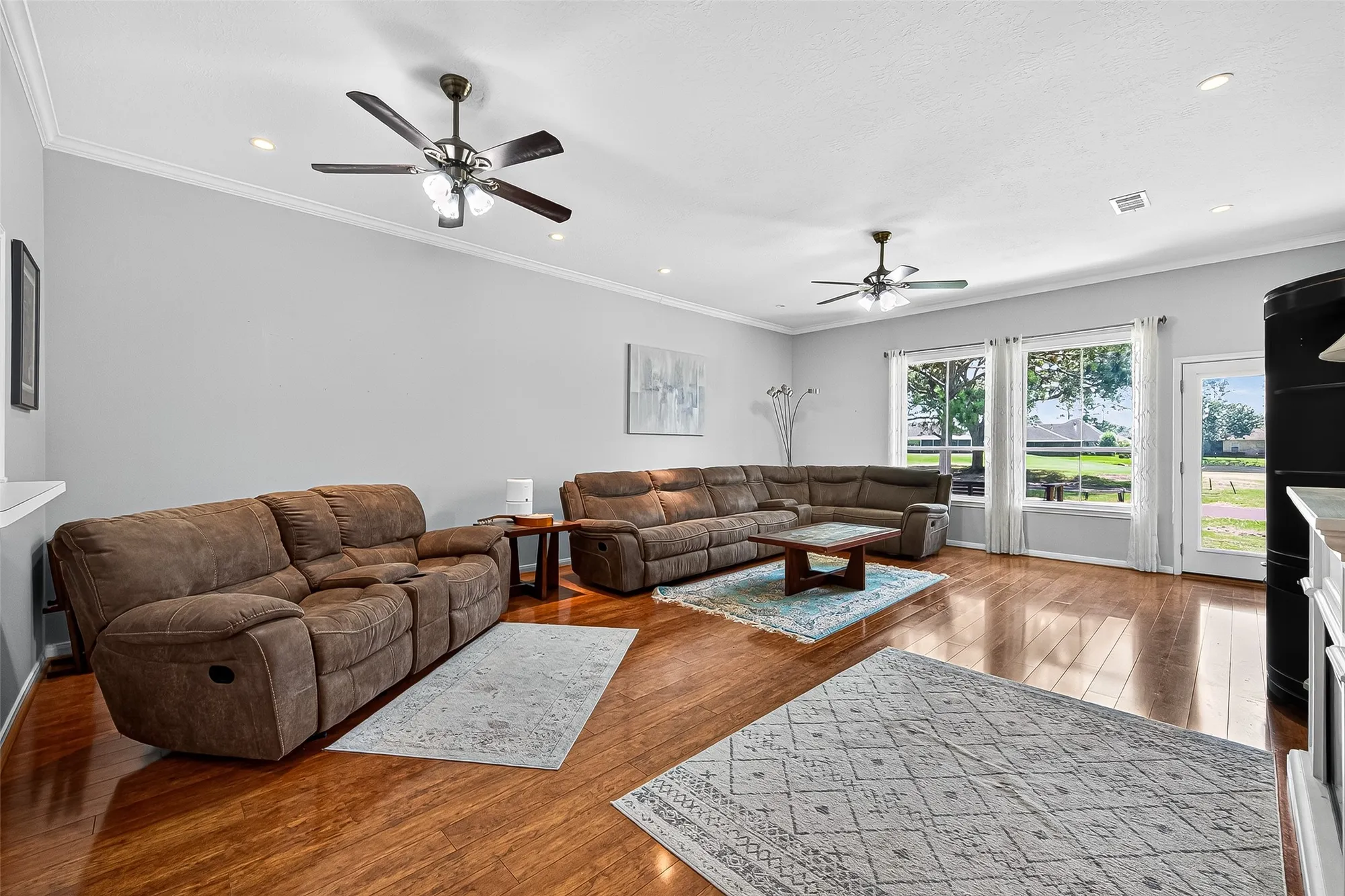 Property Slideshow image 9 of 47 | 3630 teakwood dr, Pearland, TX, 77584