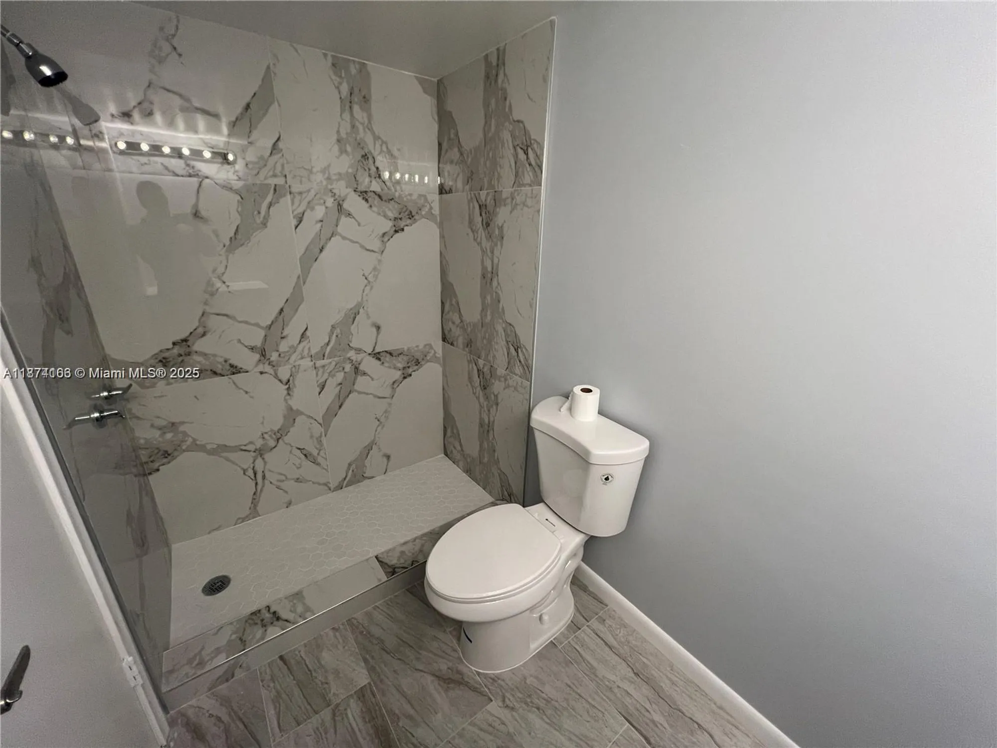 Property Slideshow image 25 of 39 | 4750 nw 22nd ct 114, Lauderhill, FL, 33313