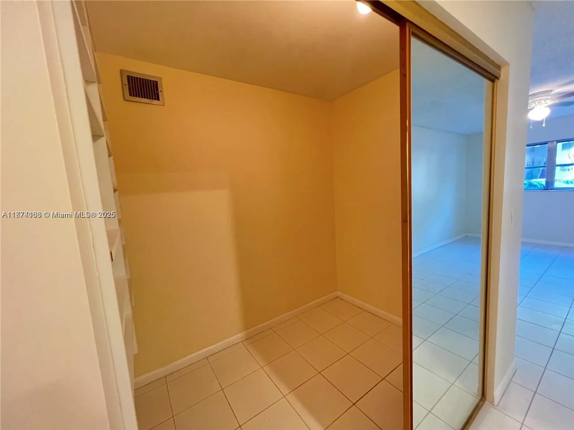 Property Slideshow image 27 of 39 | 4750 nw 22nd ct 114, Lauderhill, FL, 33313