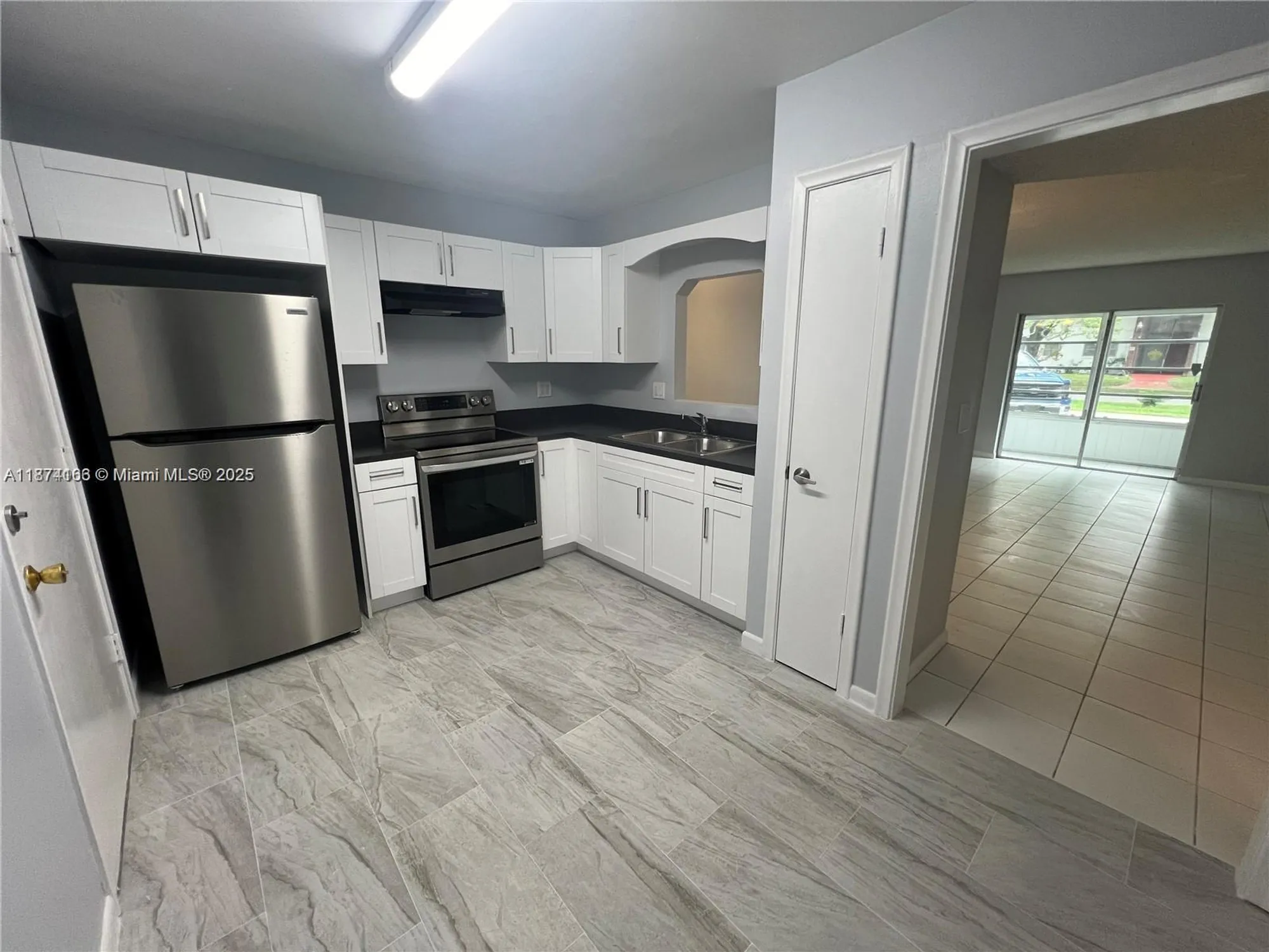 Property Slideshow image 20 of 39 | 4750 nw 22nd ct 114, Lauderhill, FL, 33313