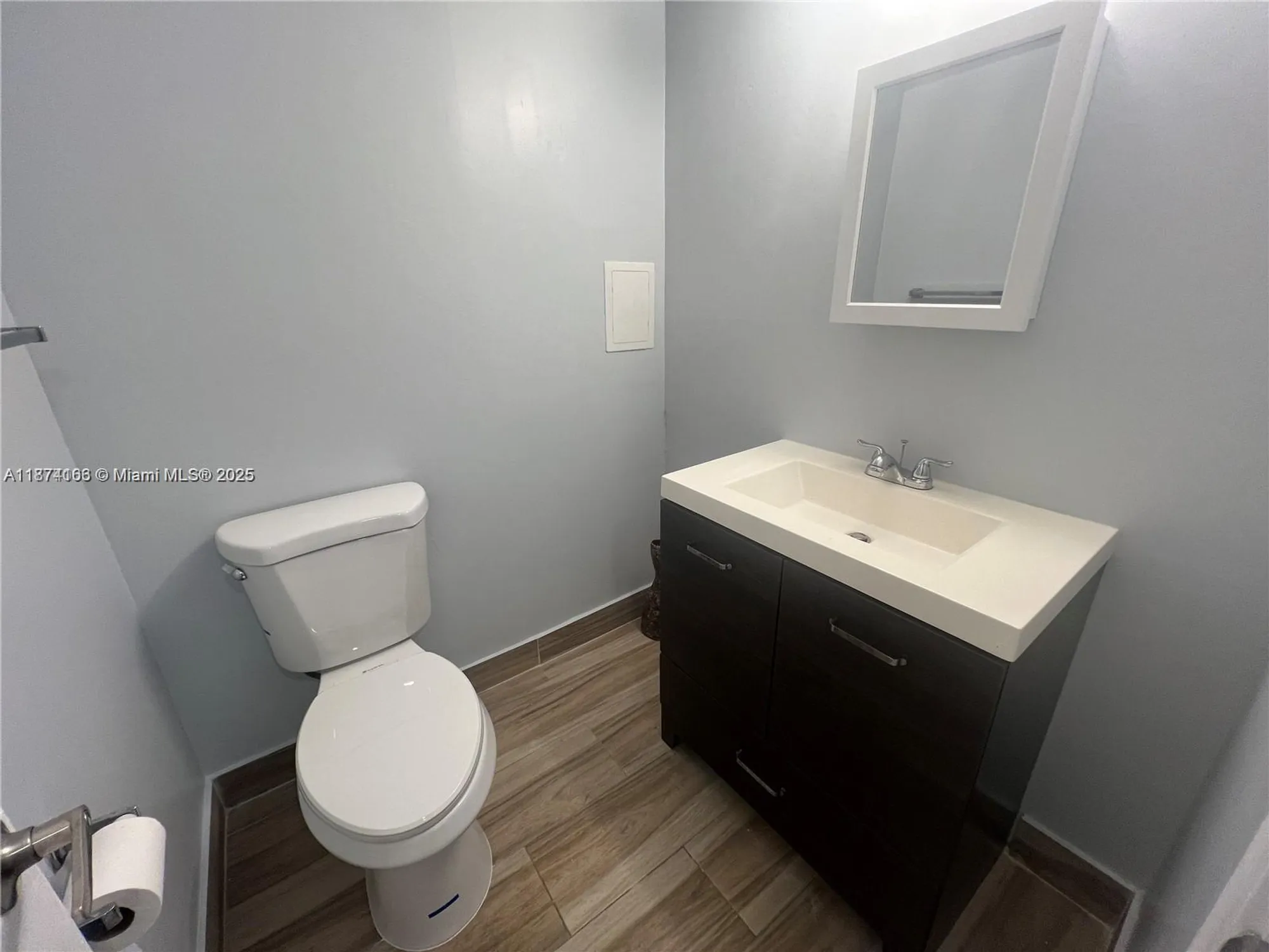 Property Slideshow image 21 of 39 | 4750 nw 22nd ct 114, Lauderhill, FL, 33313