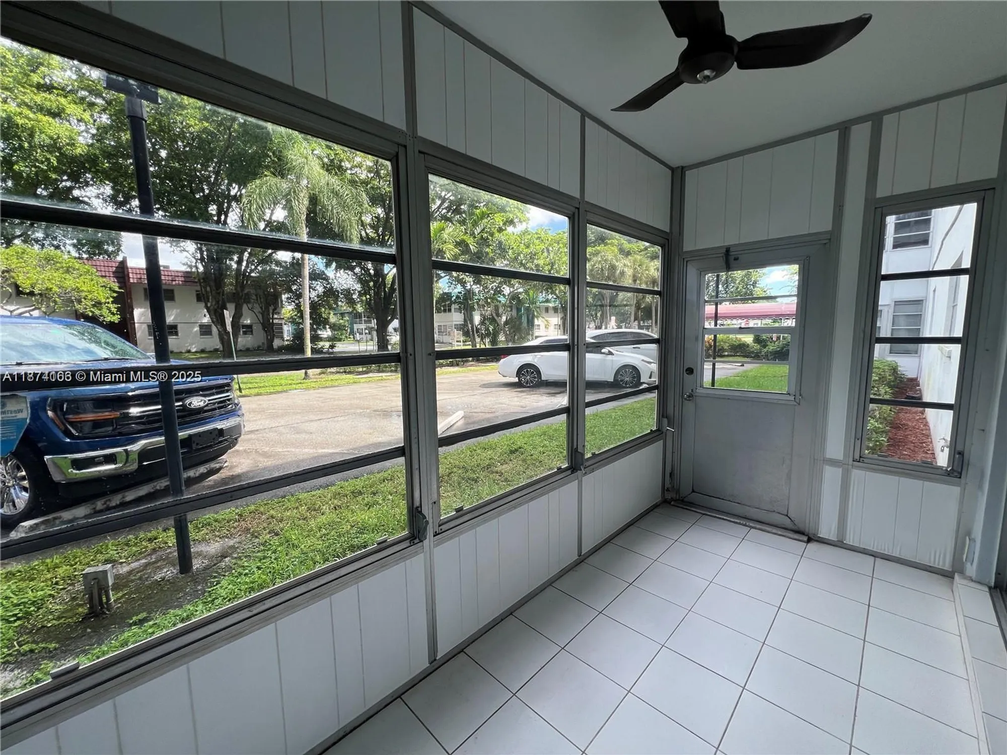 Property Slideshow image 34 of 39 | 4750 nw 22nd ct 114, Lauderhill, FL, 33313