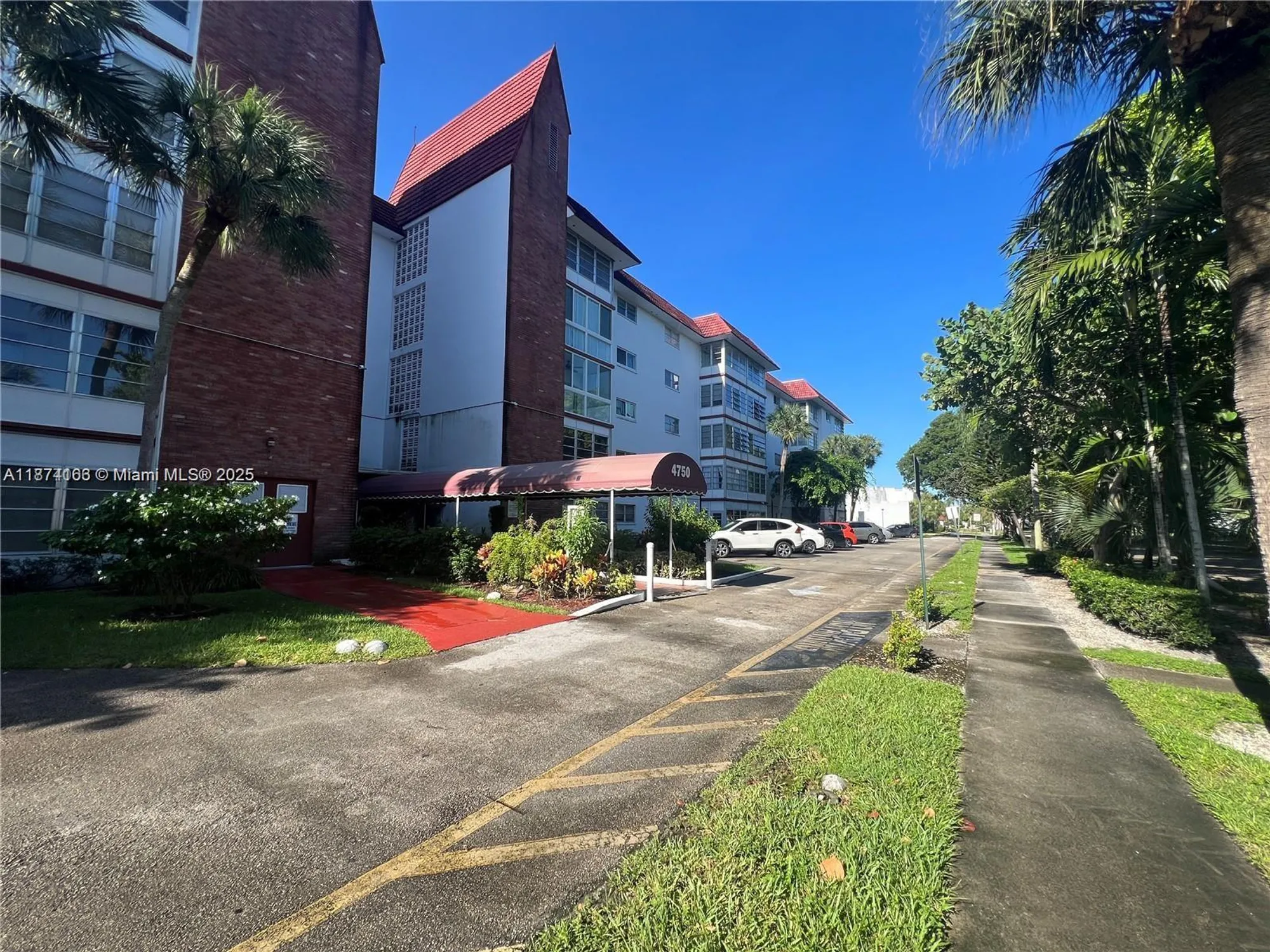 Property Slideshow image 37 of 39 | 4750 nw 22nd ct 114, Lauderhill, FL, 33313
