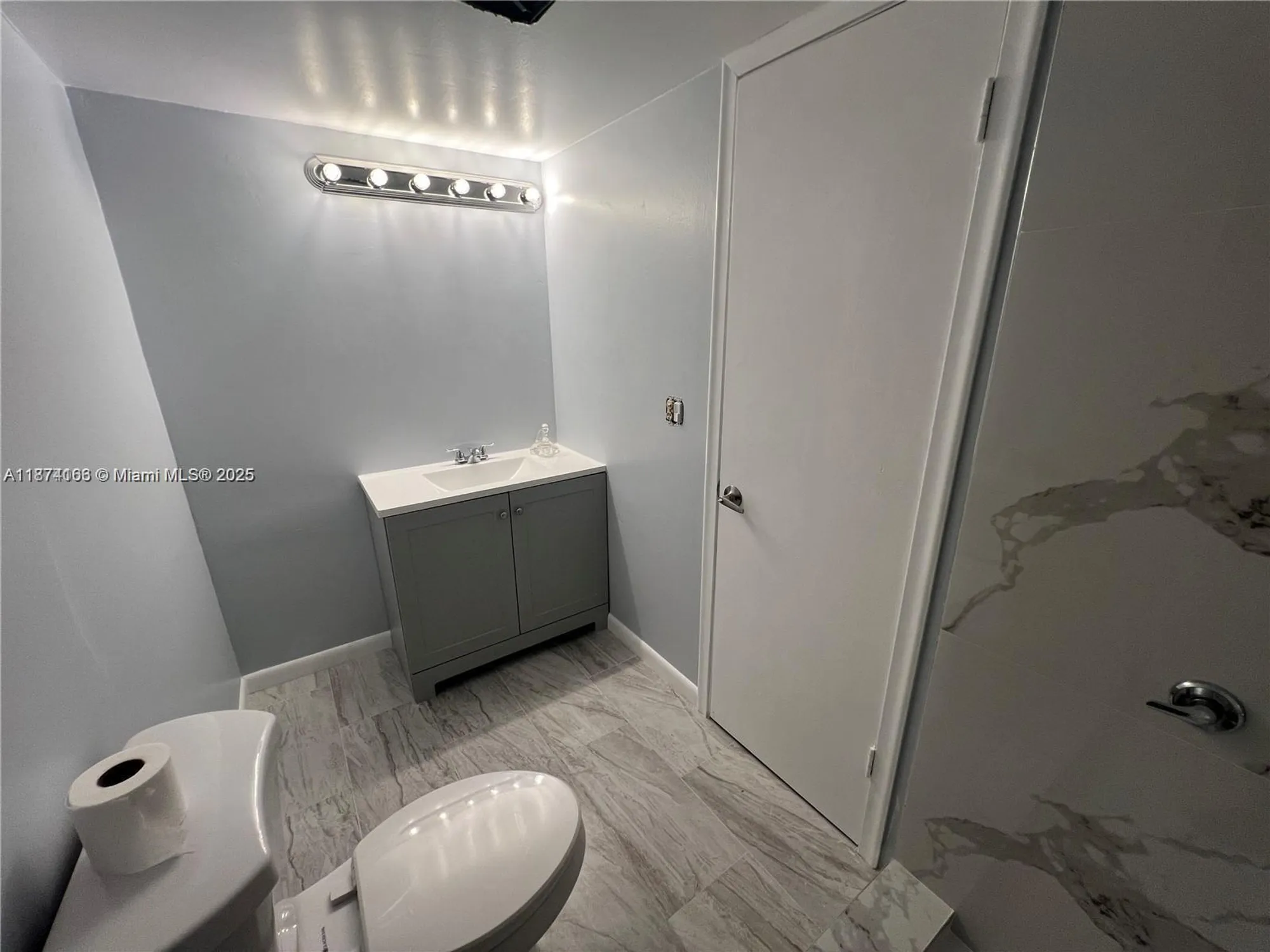 Property Slideshow image 30 of 39 | 4750 nw 22nd ct 114, Lauderhill, FL, 33313