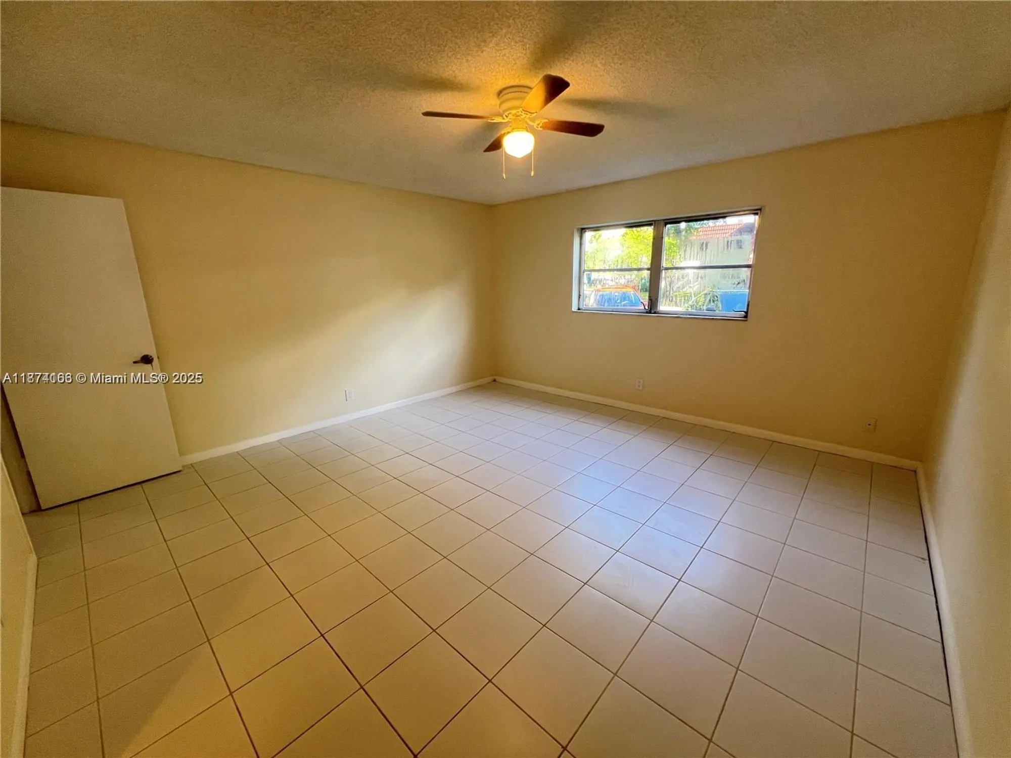 Property Slideshow image 31 of 39 | 4750 nw 22nd ct 114, Lauderhill, FL, 33313