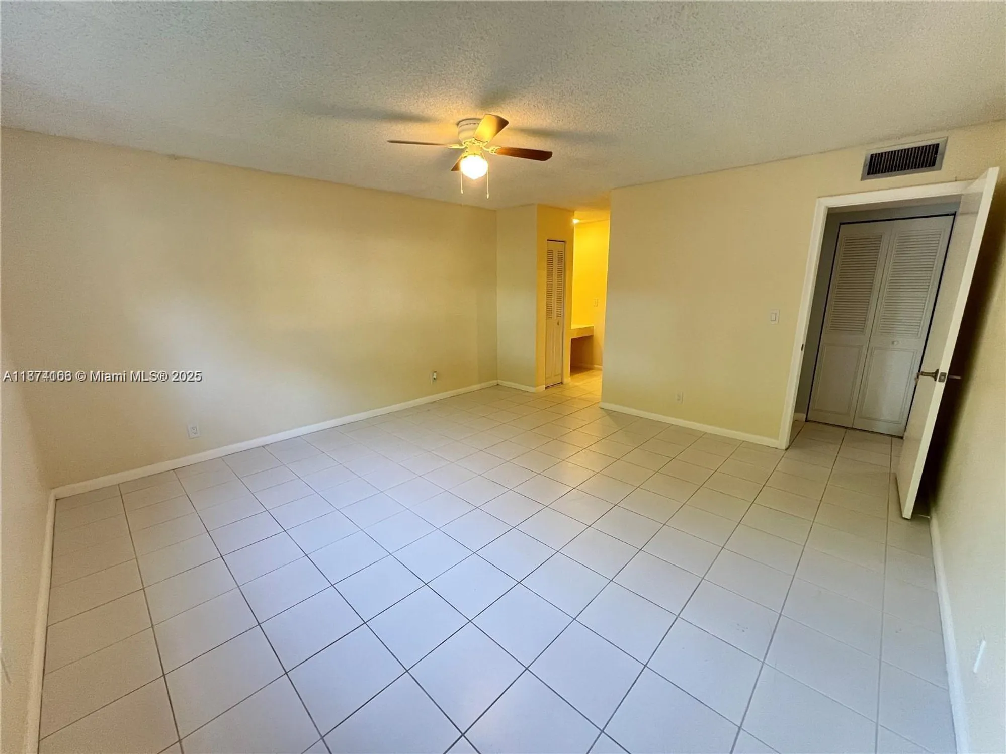 Property Slideshow image 33 of 39 | 4750 nw 22nd ct 114, Lauderhill, FL, 33313