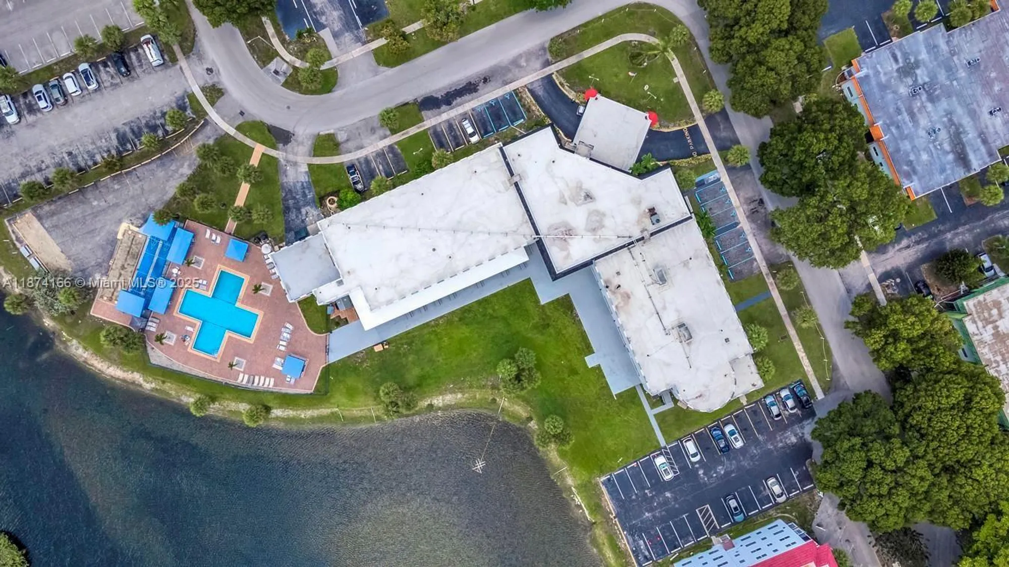 Property Slideshow image 5 of 39 | 4750 nw 22nd ct 114, Lauderhill, FL, 33313