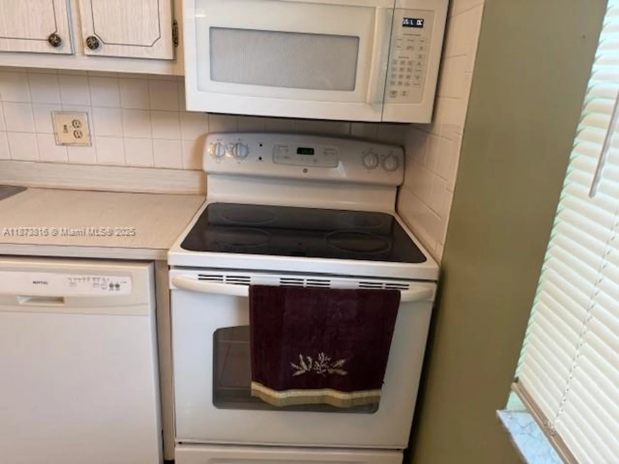 Property Slideshow image 17 of 34 | 7500 nw 5th pl apt 103, Margate, FL, 33063