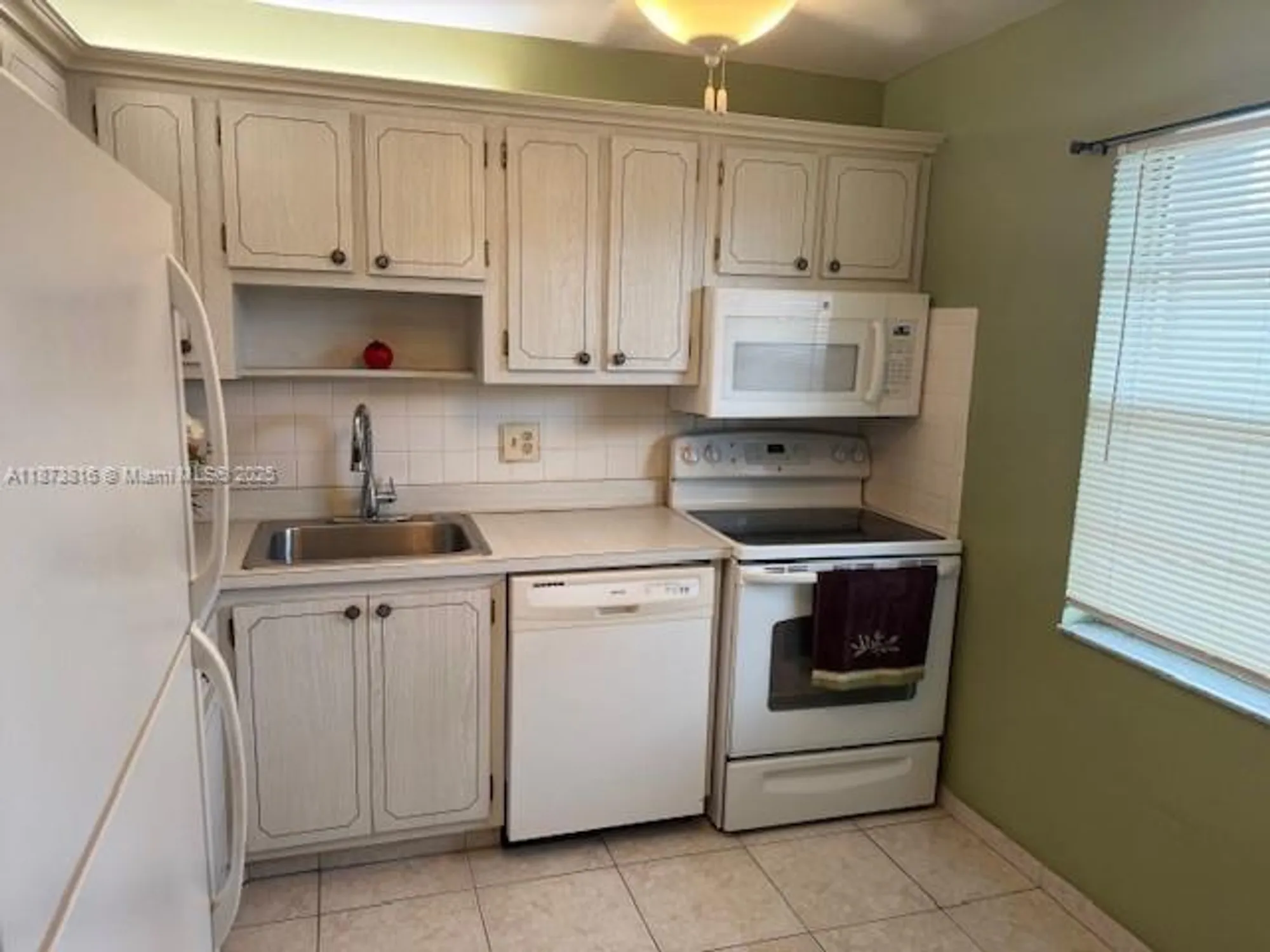 Property Slideshow image 19 of 34 | 7500 nw 5th pl apt 103, Margate, FL, 33063