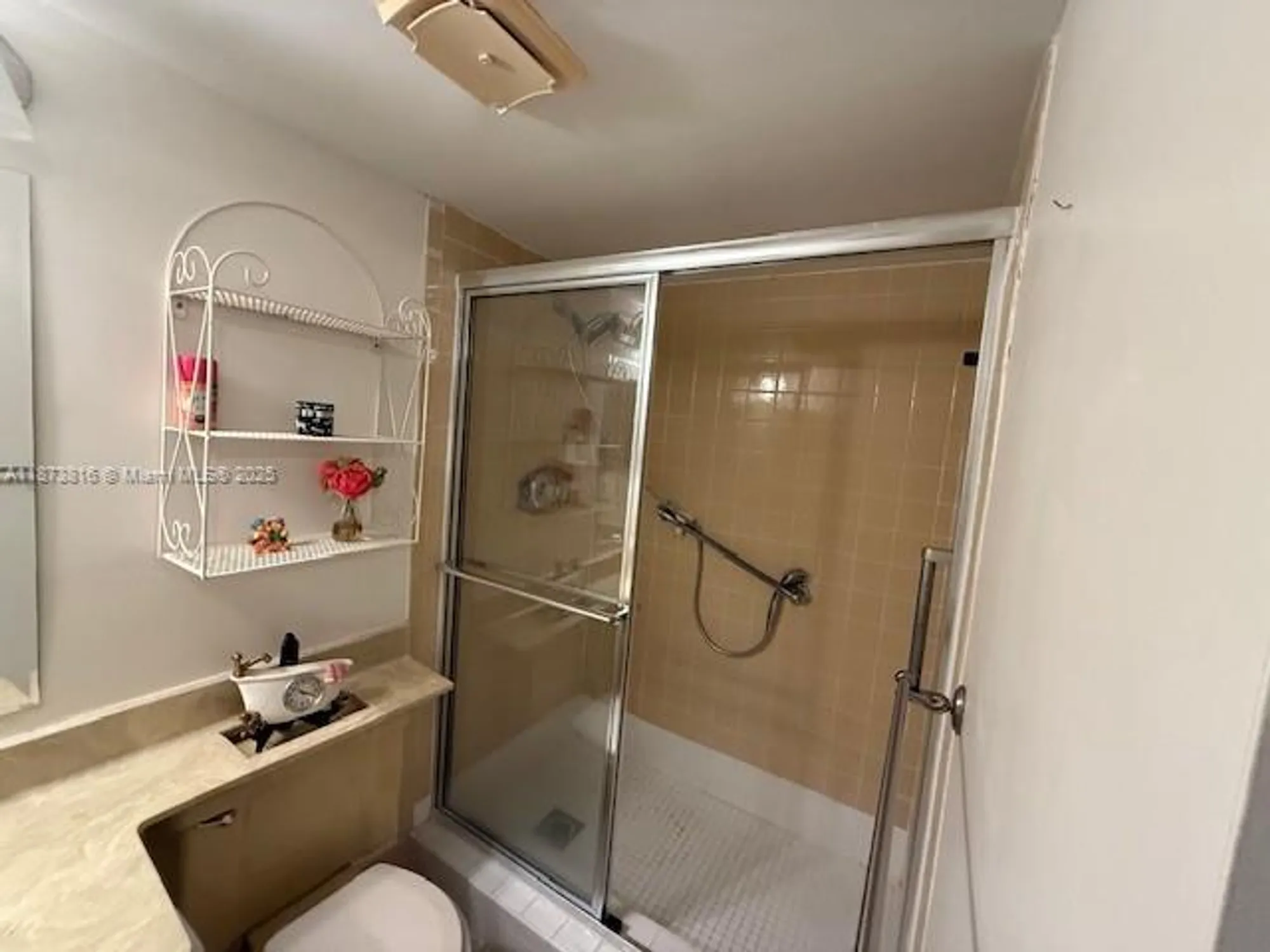 Property Slideshow image 10 of 34 | 7500 nw 5th pl apt 103, Margate, FL, 33063