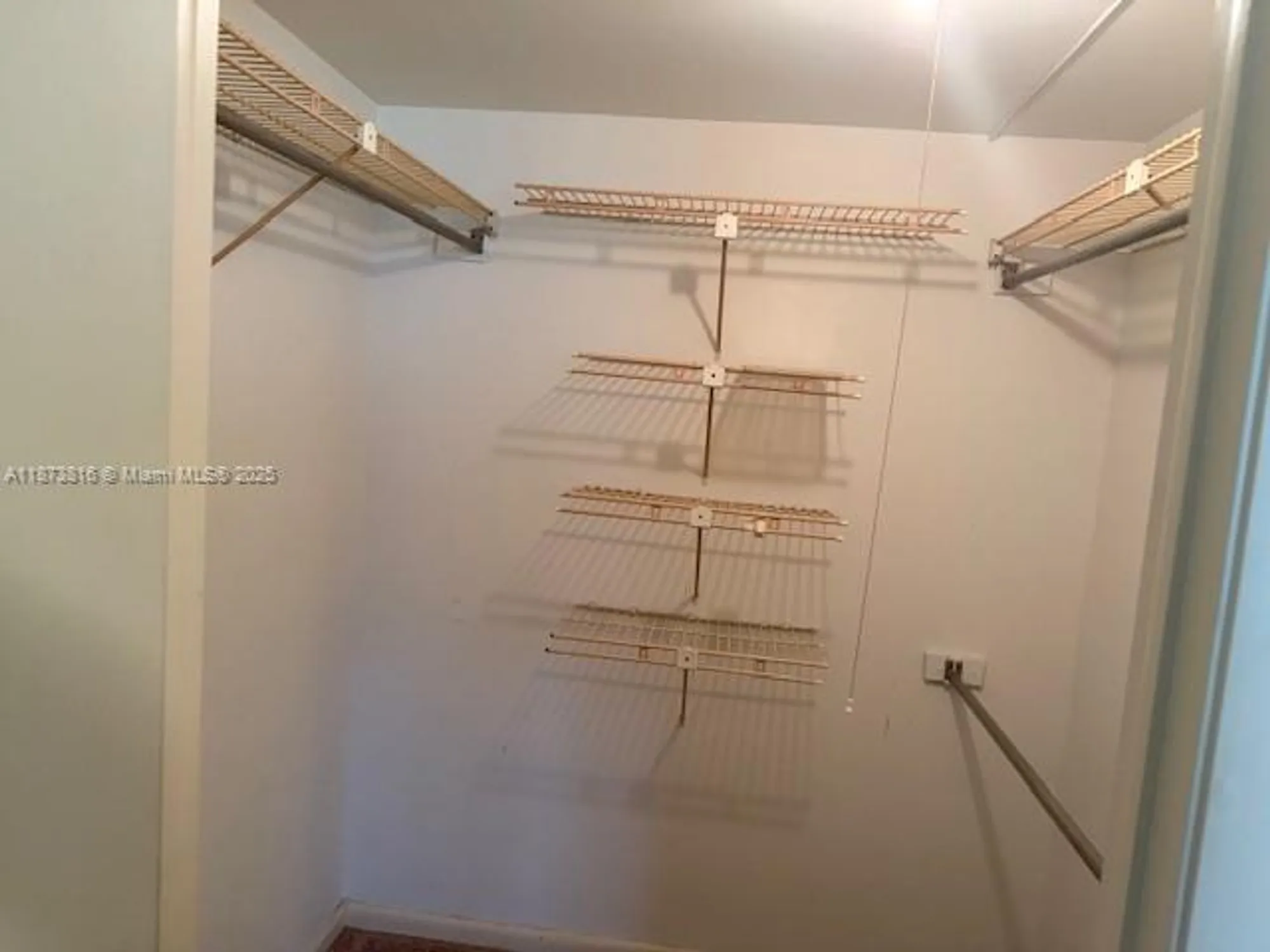 Property Slideshow image 12 of 34 | 7500 nw 5th pl apt 103, Margate, FL, 33063