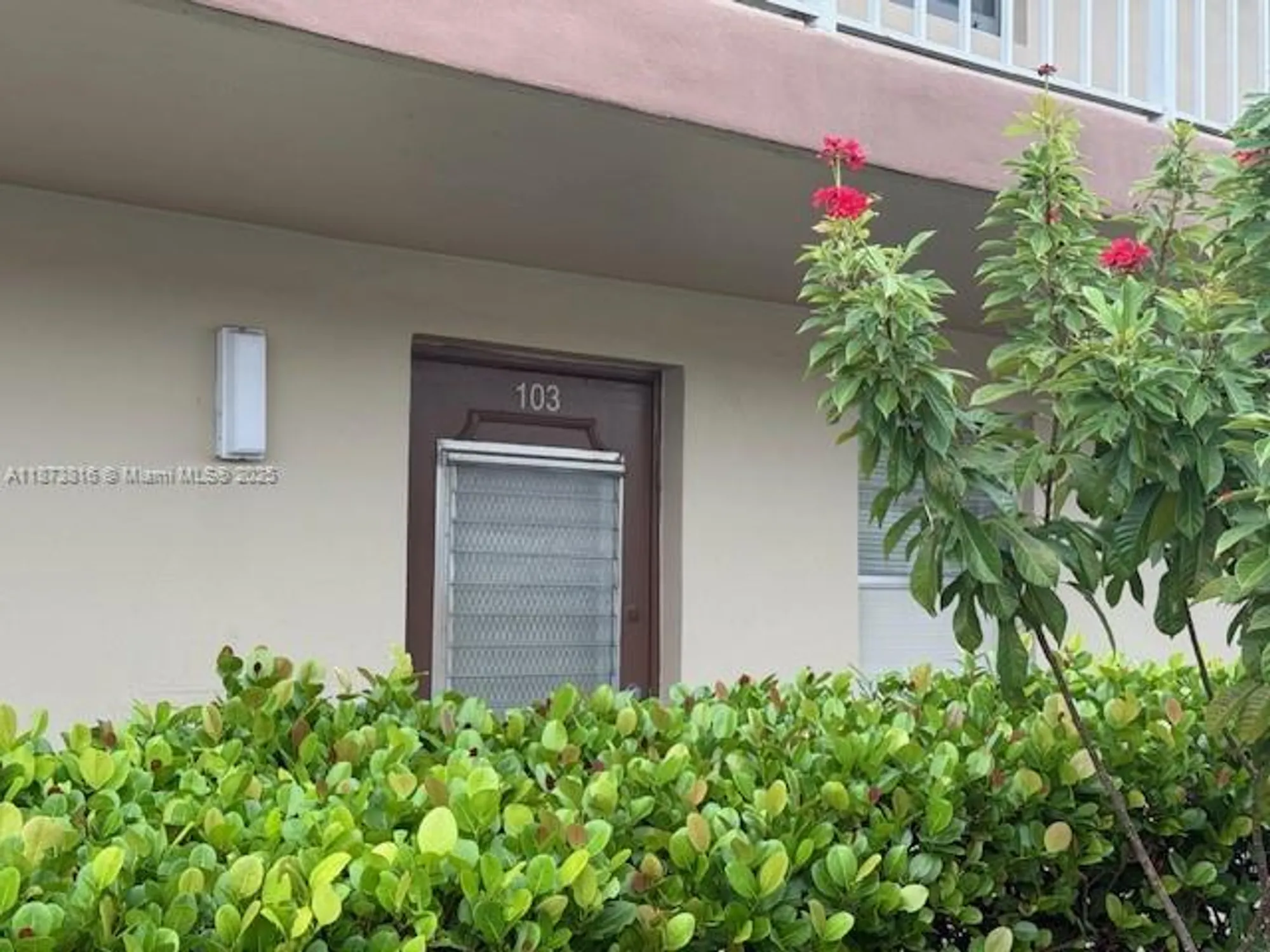 Property Slideshow image 2 of 34 | 7500 nw 5th pl apt 103, Margate, FL, 33063