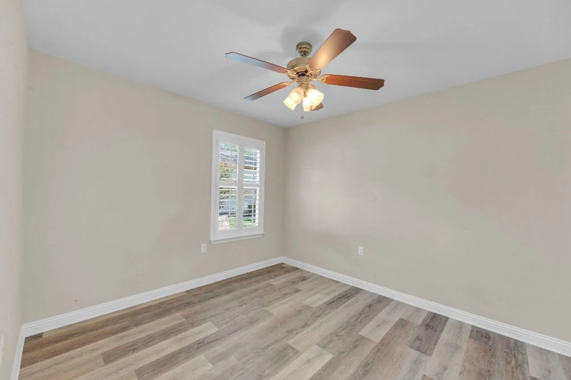 Property Slideshow image 23 of 26 | 501 sheldon lake dr, Georgetown, TX, 78633