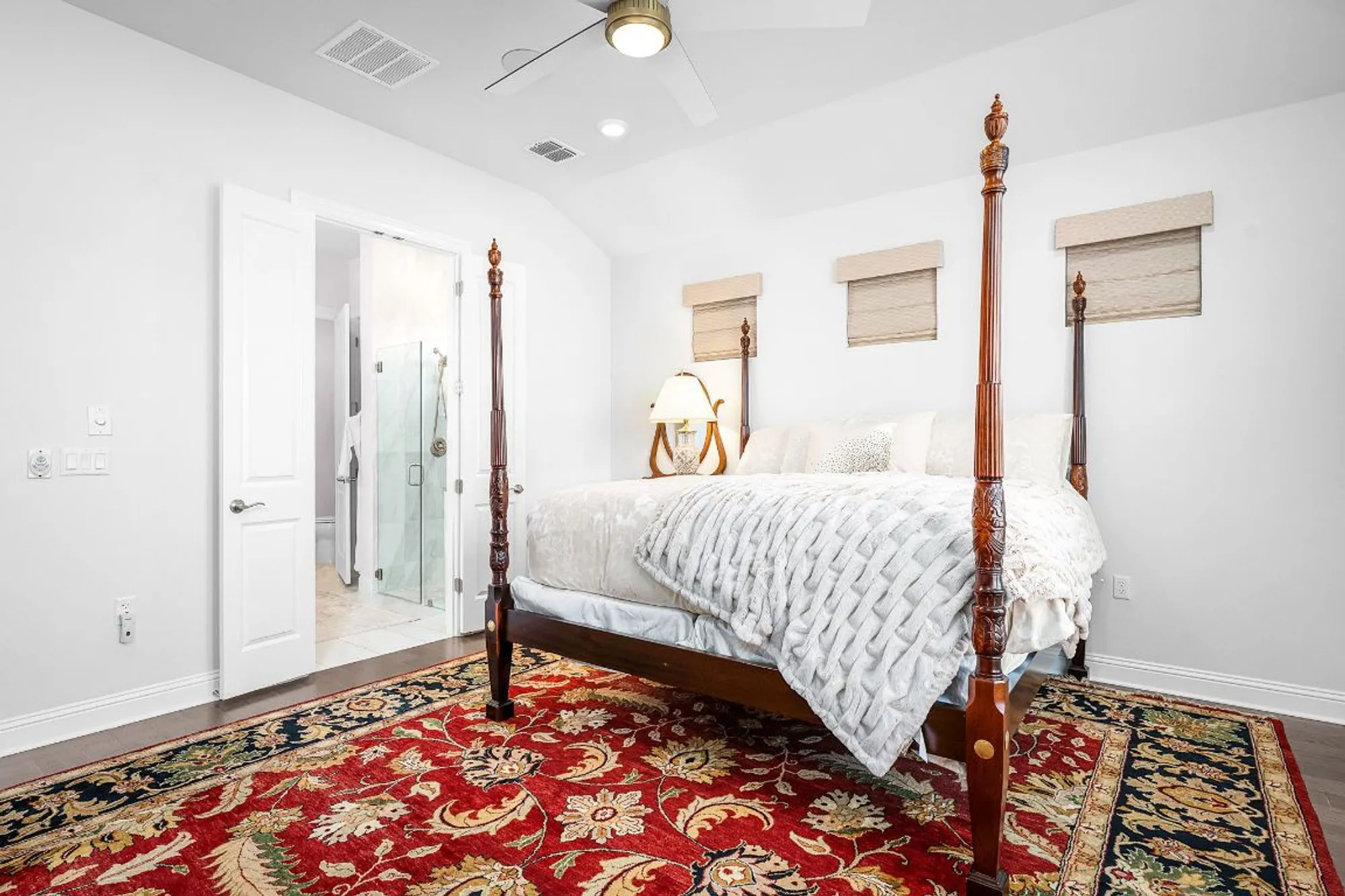 Property Slideshow image 15 of 37 | 115 twisting crest cv, San Marcos, TX, 78666