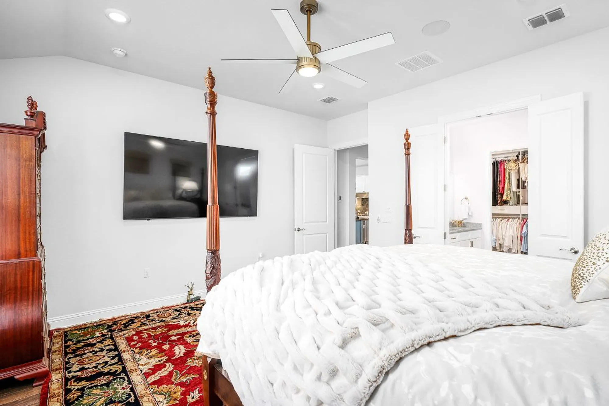 Property Slideshow image 16 of 37 | 115 twisting crest cv, San Marcos, TX, 78666