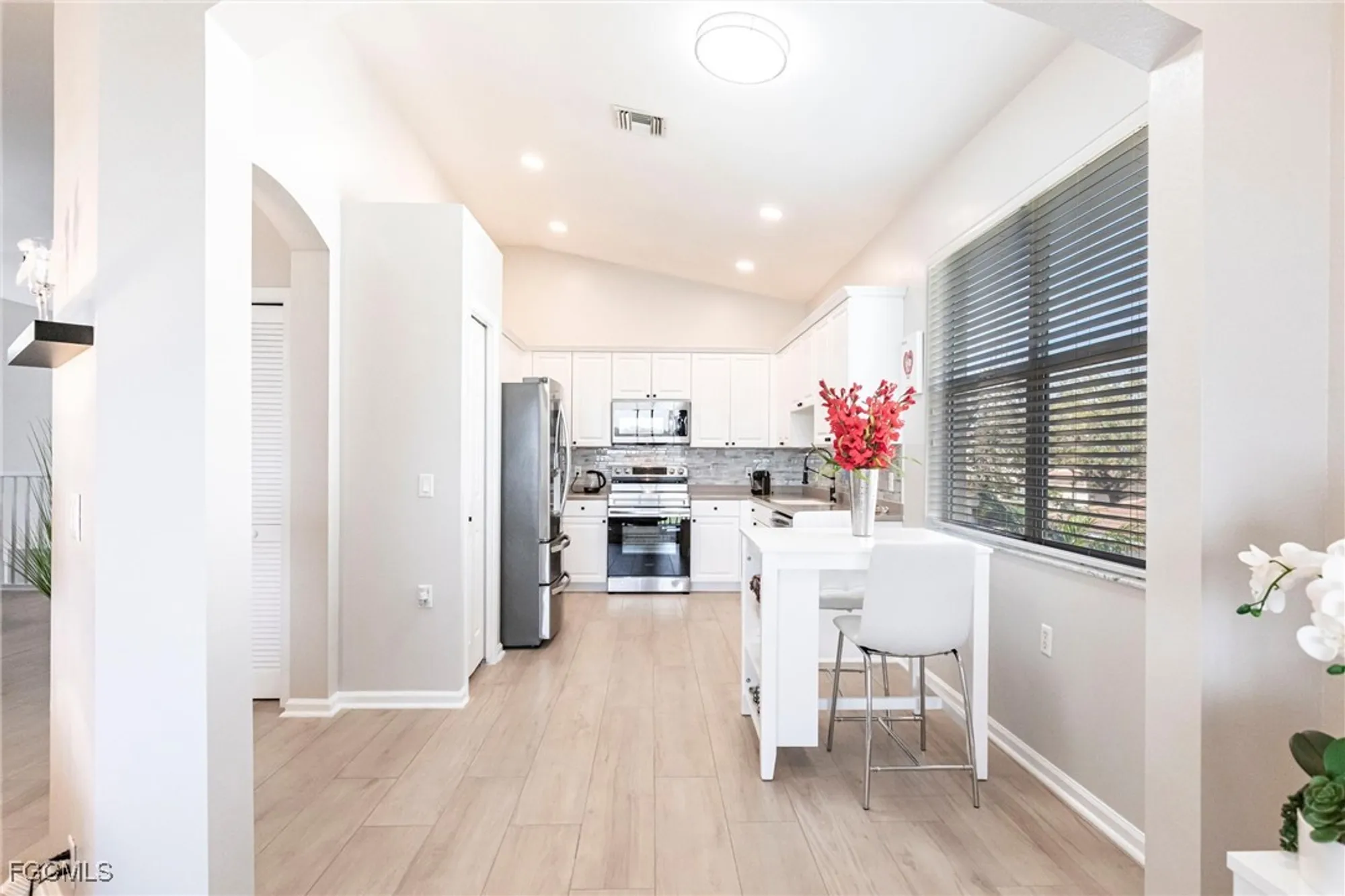 Property Slideshow image 14 of 46 | 3070 meandering way 201, Fort Myers, FL, 33905