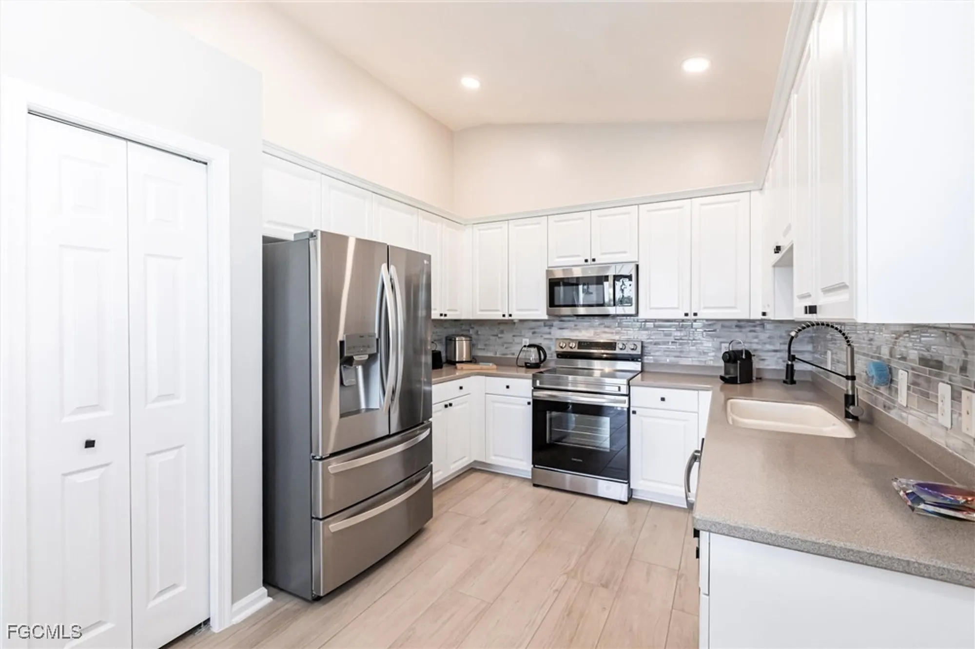 Property Slideshow image 17 of 46 | 3070 meandering way 201, Fort Myers, FL, 33905