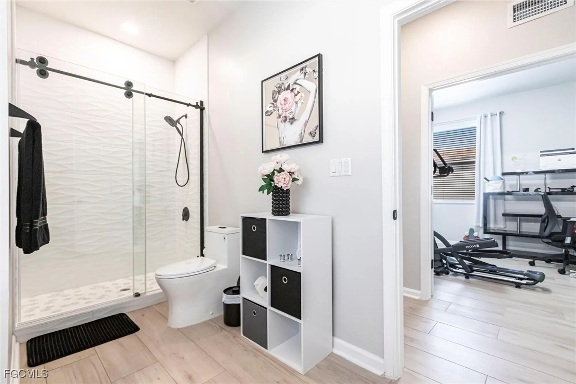 Property Slideshow image 31 of 46 | 3070 meandering way 201, Fort Myers, FL, 33905