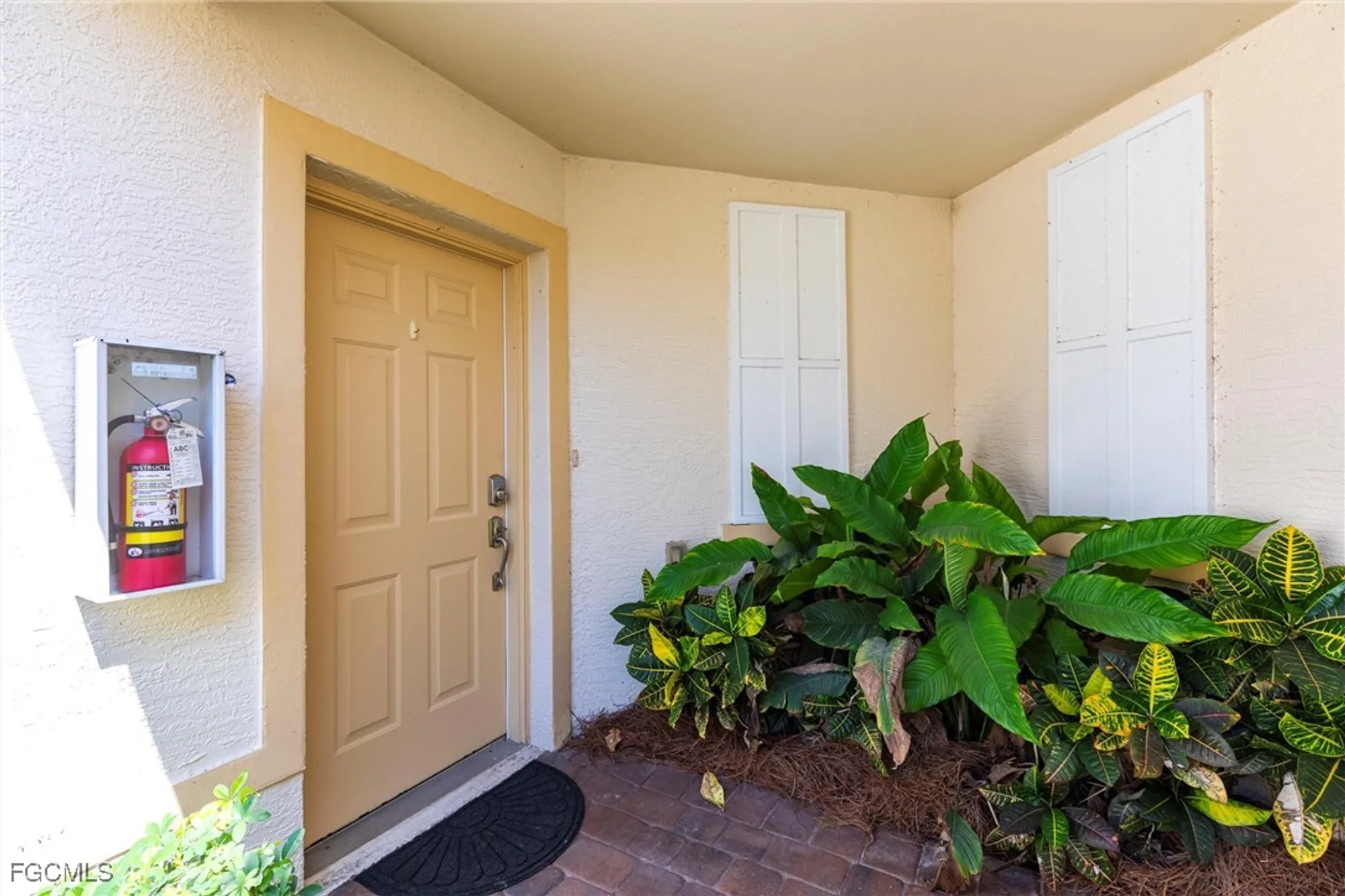Property Slideshow image 5 of 46 | 3070 meandering way 201, Fort Myers, FL, 33905