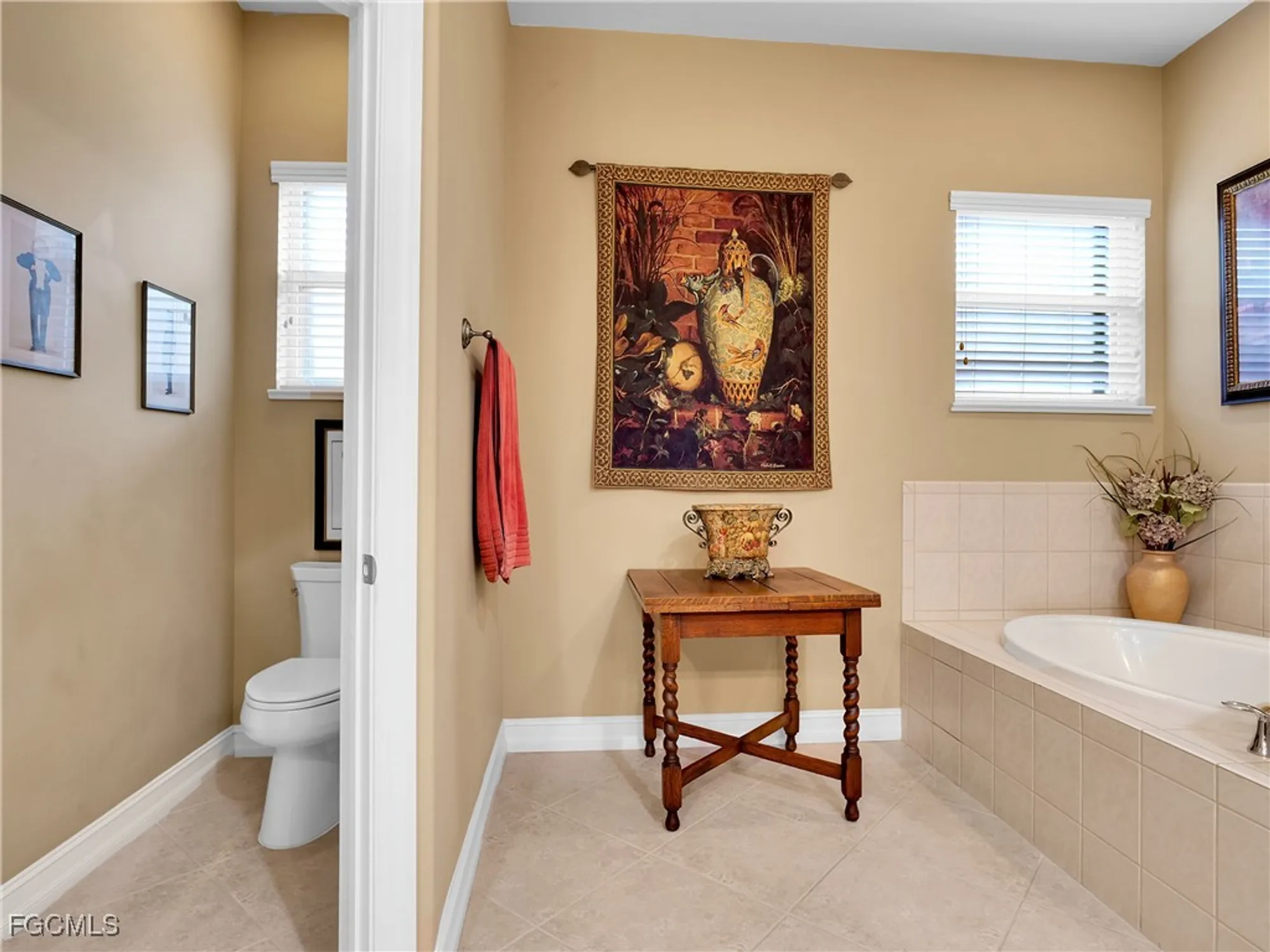 Property Slideshow image 19 of 46 | 10539 bellagio dr, Fort Myers, FL, 33913