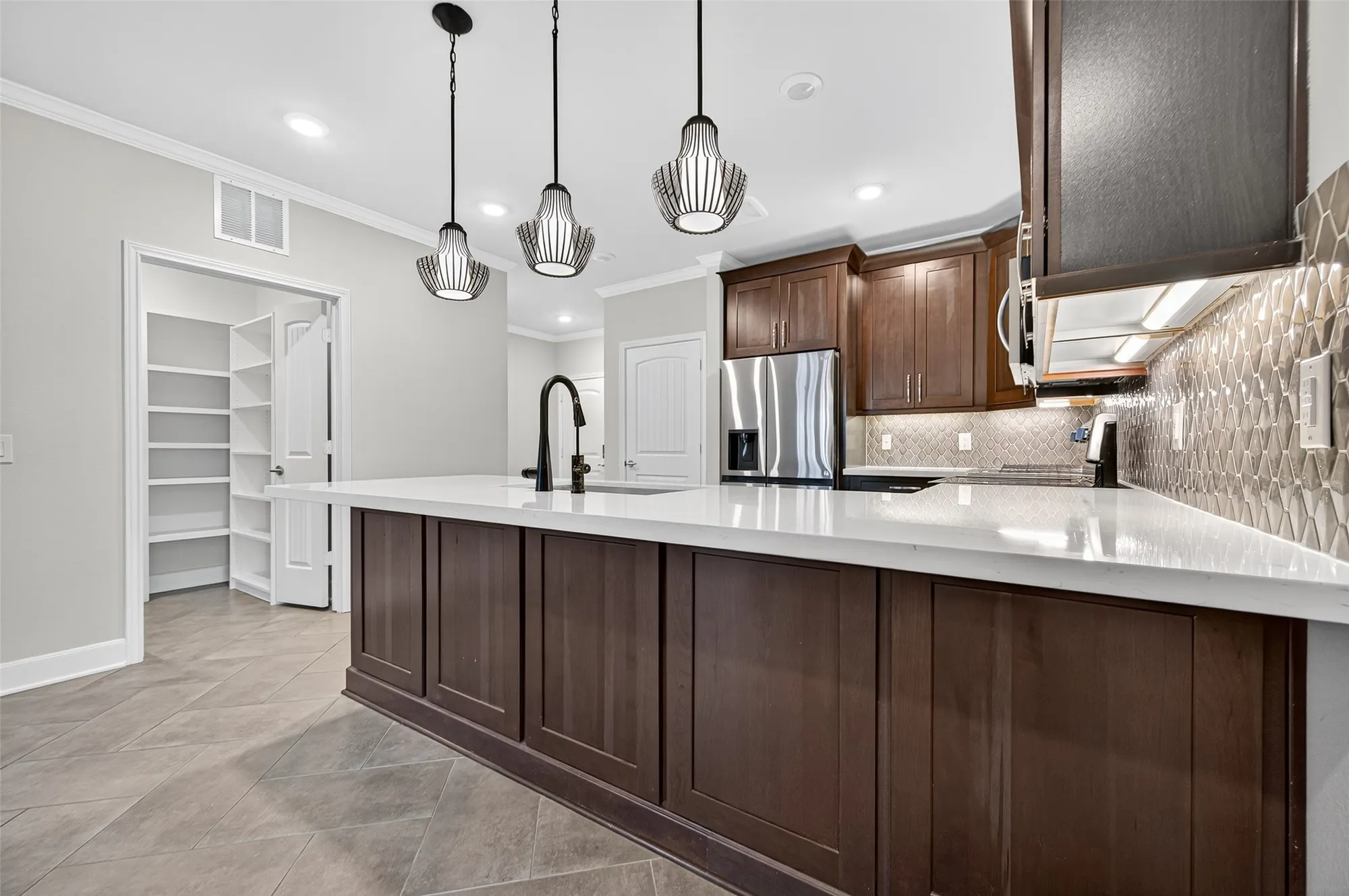 Property Slideshow image 10 of 37 | 6804 westview dr apt 1207, Houston, TX, 77055