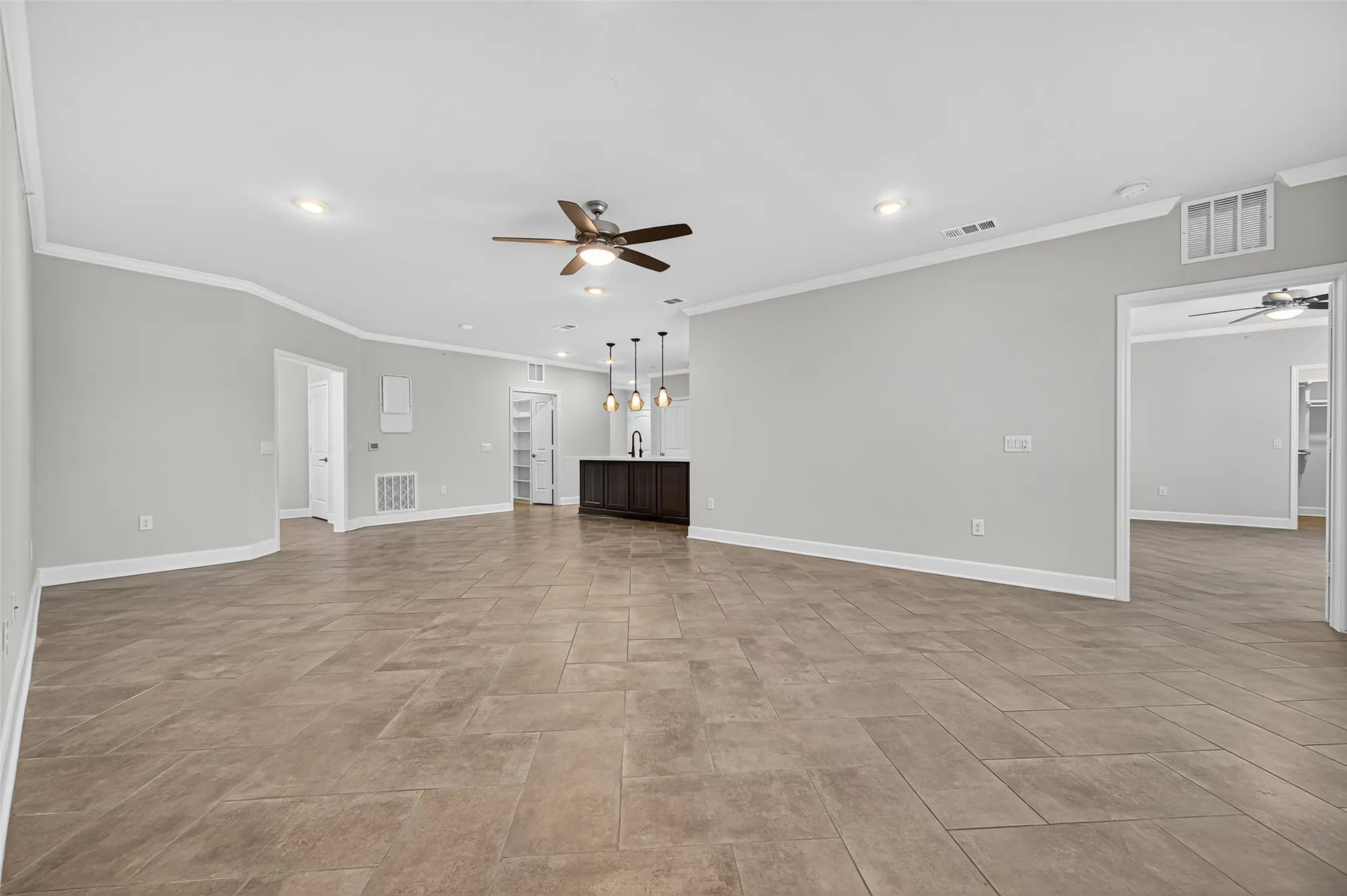 Property Slideshow image 12 of 36 | 6804 westview dr apt 1207, Houston, TX, 77055