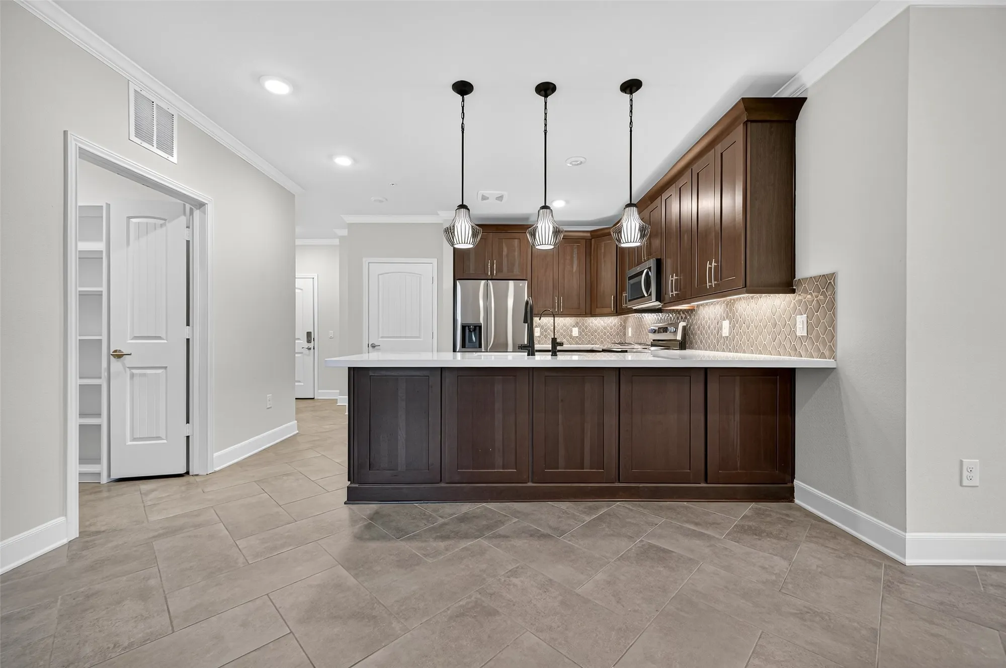 Property Slideshow image 12 of 37 | 6804 westview dr apt 1207, Houston, TX, 77055